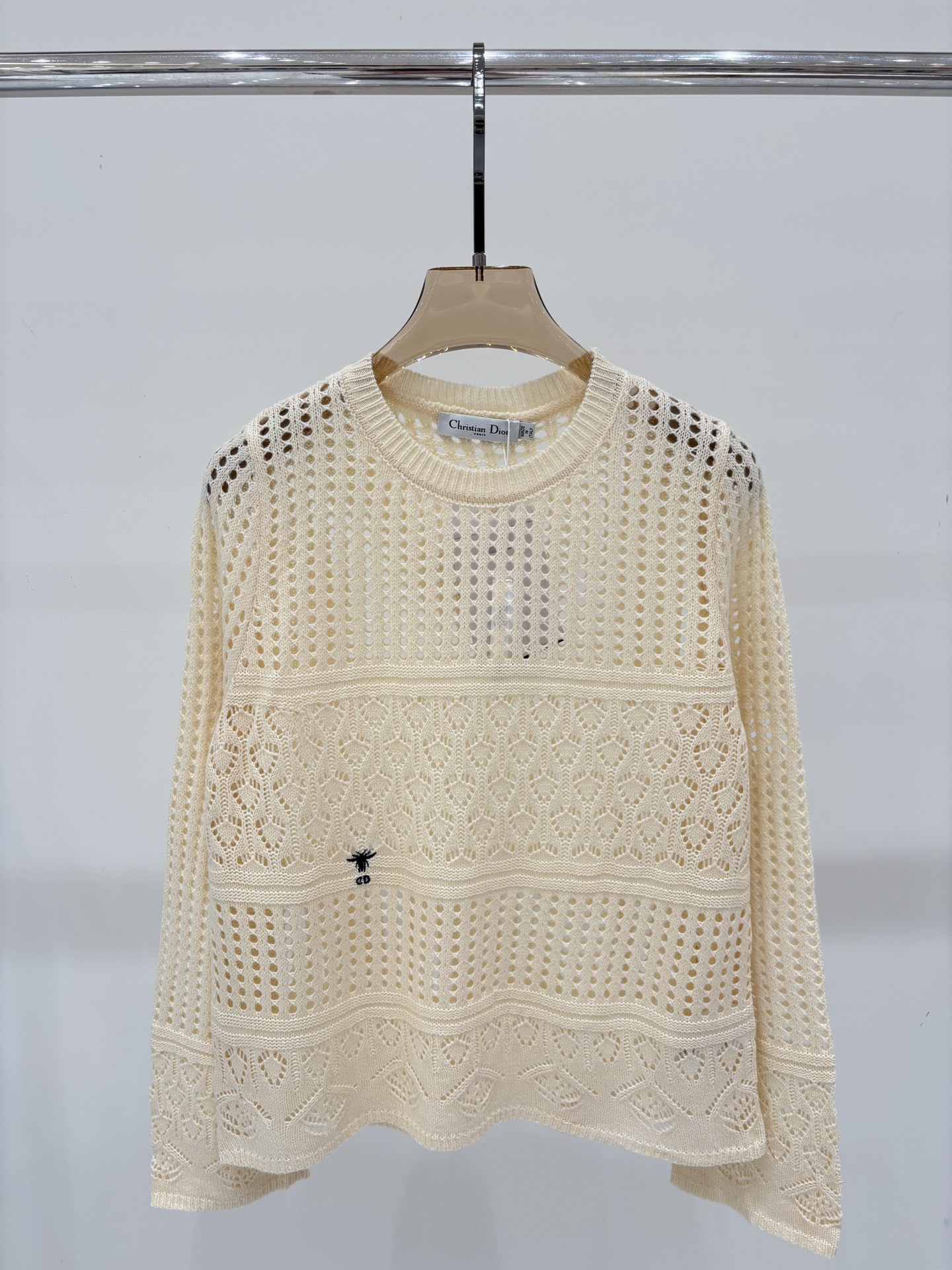 NO:457141,D Parent Long Sleeve | 25 Spring and Summer New Round Collar Letters Bee Embroidery Jacquard Hollow Simple Casual Knit Long Sleeve, Dior, Alexander Wang19860909D家长袖｜25春夏新款圆领字母蜜蜂刺绣提花镂空简约休闲针织长袖,,dior,alexander wang,Women's clothing