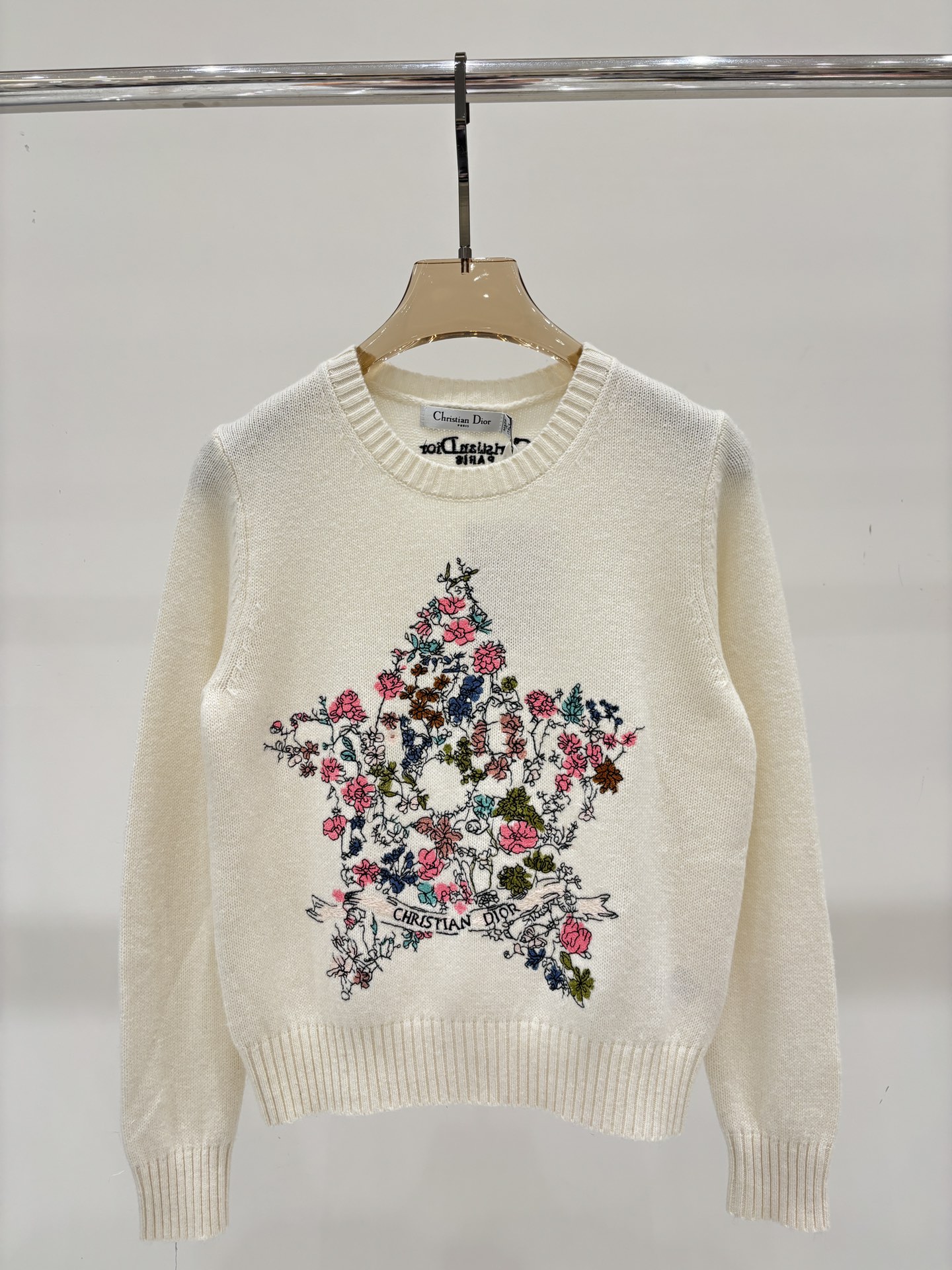 NO:457663,D Parent Long Sleeve | 25 Spring and Summer New Round Collar Letter Flower Star Embroidery Simple Casual Knitted Long Sleeve, Dior, Alexander Wang19860909D家长袖｜25春夏新款圆领字母花卉星形刺绣简约休闲针织长袖,,dior,alexander wang,Women's clothing