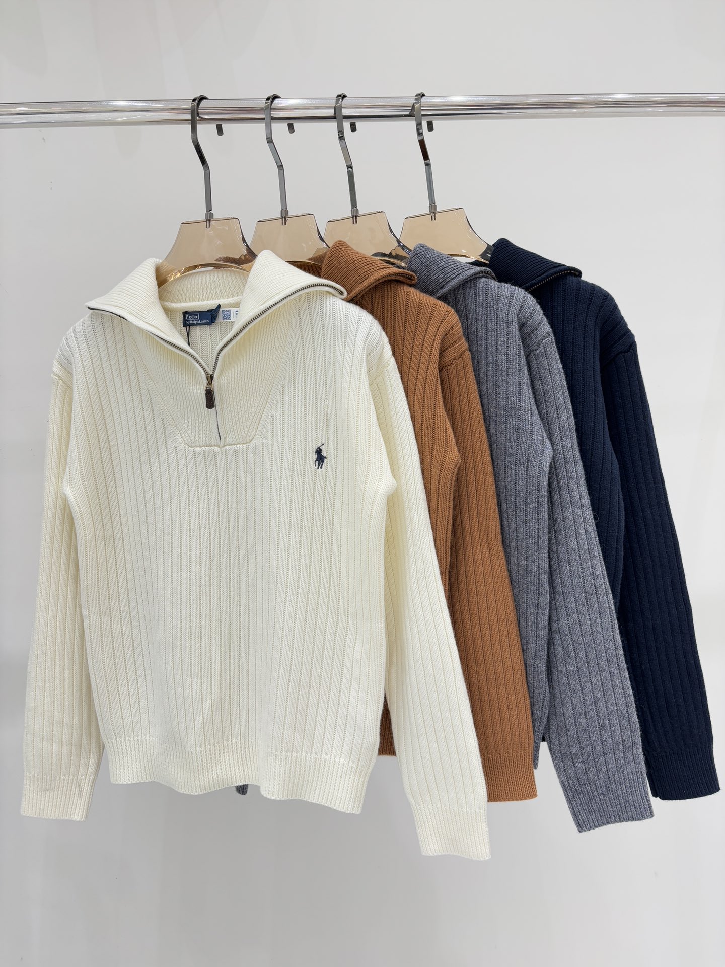 NO:492616,Luff Long Sleeve | 25 early autumn new lapel equestrian knight logo contrast embroidery jacquard vertical stripes simple casual knitted long sleeves color beige brown gray navy sizeS M L,,alexander wang19860909拉夫长袖｜25早秋新款翻领马术骑士logo撞色刺绣提花竖条纹简约休闲针织长袖 颜色米色 棕色 灰色 藏青 sizeS M L,,alexander wang,Women's clothing