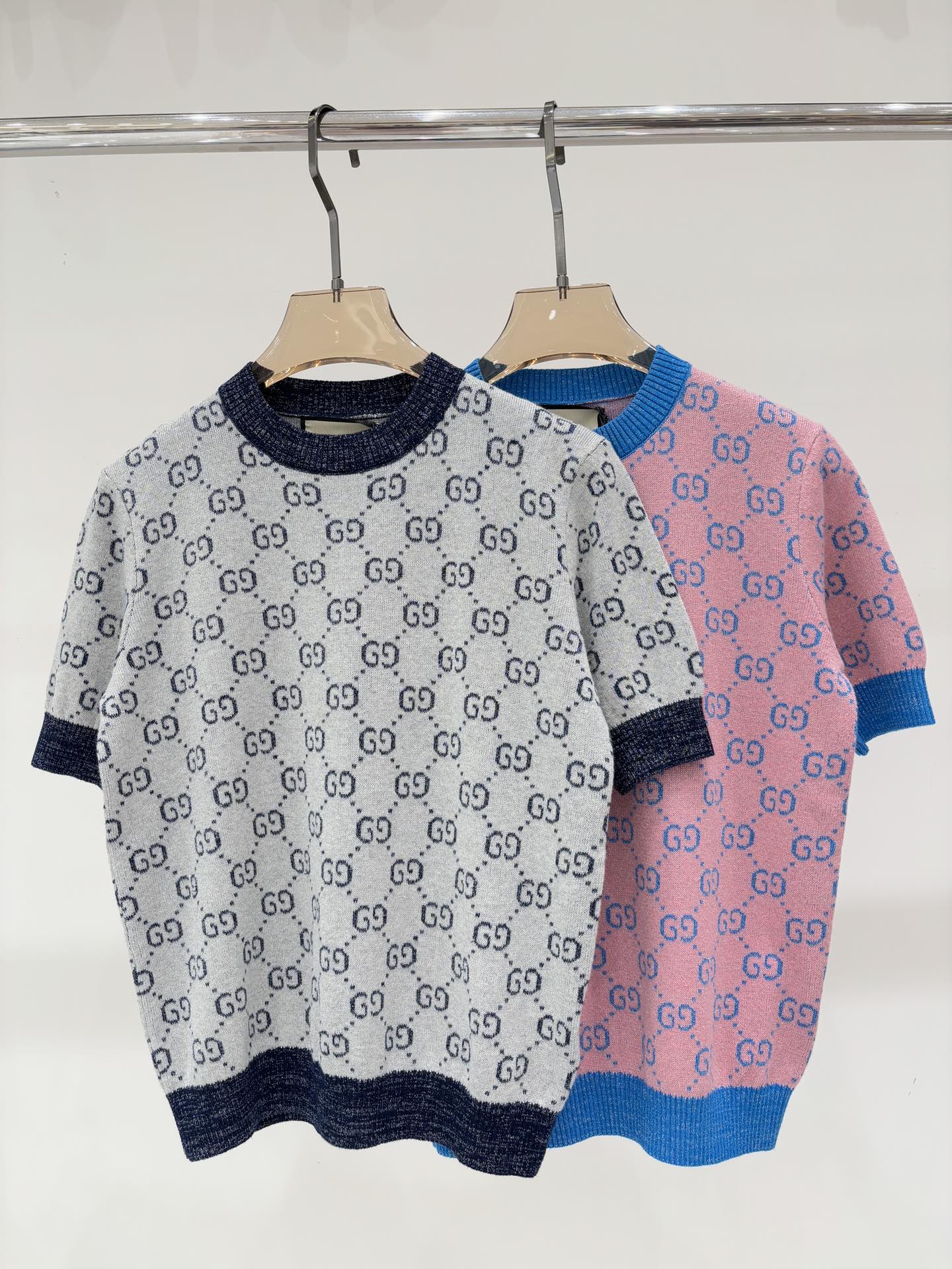 NO:502333,G home short sleeves | 25 early autumn new round neck letter logo inlay contrasting color full print bright silk decoration edge contrasting color casual knitted short sleeves color pink hidden blue sizeS M L,,gucci,T-shirt,alexander wang19860909G家短袖｜25早秋新款圆领字母logo嵌花撞色满印亮丝装饰包边撞色休闲针织短袖 颜色粉色 藏蓝 sizeS M L,,gucci,T-shirt,alexander wang,Women's clothing