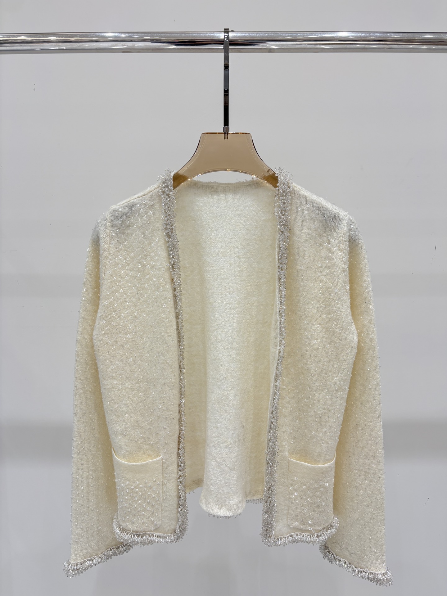NO:579400,Sailin Cardigan｜25 Early Autumn New V-neck Full Body Glitter Sequins Pearl Simple Commuting Casual Knitted Cardigan Color White sizeSML,,alexander wang19860909赛林开衫｜25早秋新款V领全身闪光亮片珍珠简约通勤休闲针织开衫 颜色白色 sizeSML,,alexander wang,Women's clothing
