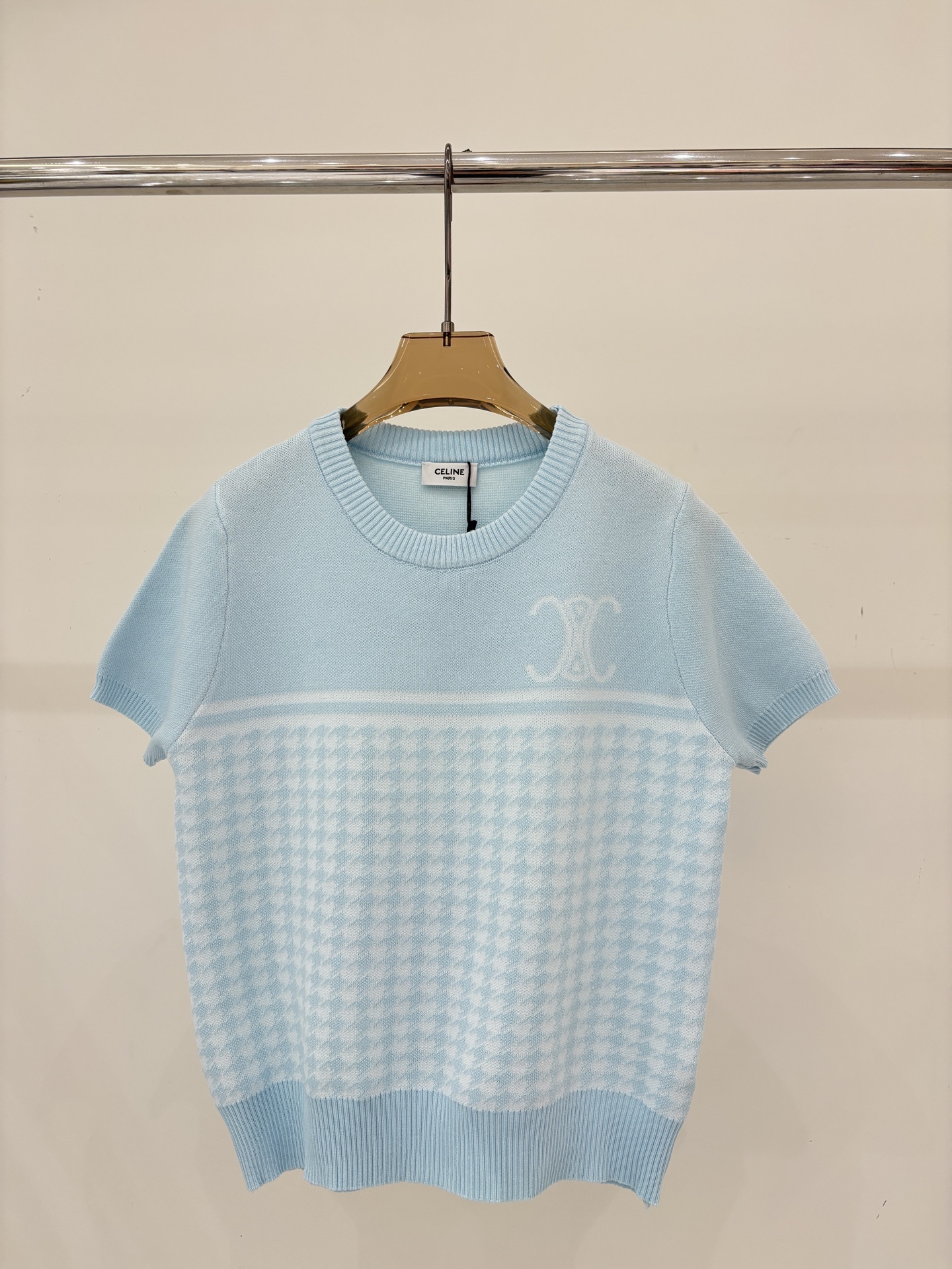 NO:761801,Sailin short sleeve | 26 early spring new round neck letter logo diagonal stripe plaid color matching design soft waxy casual knitted short sleeve color blue sizeSML,,T-shirt,19860909赛林短袖｜26早春新款圆领字母logo斜条格纹拼色设计软糯休闲针织短袖 颜色蓝色 sizeSML,,T-shirt,,Women's clothing