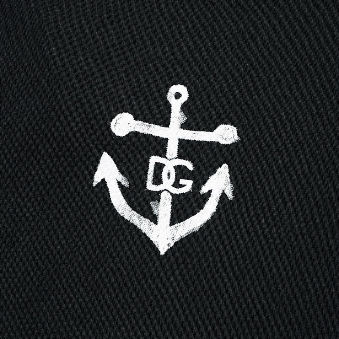 新款上新杜嘉班纳DG/杜嘉班纳DG字母航海系列印花Logo标识精致升级灵感源自八十年代复古印花原版面料官