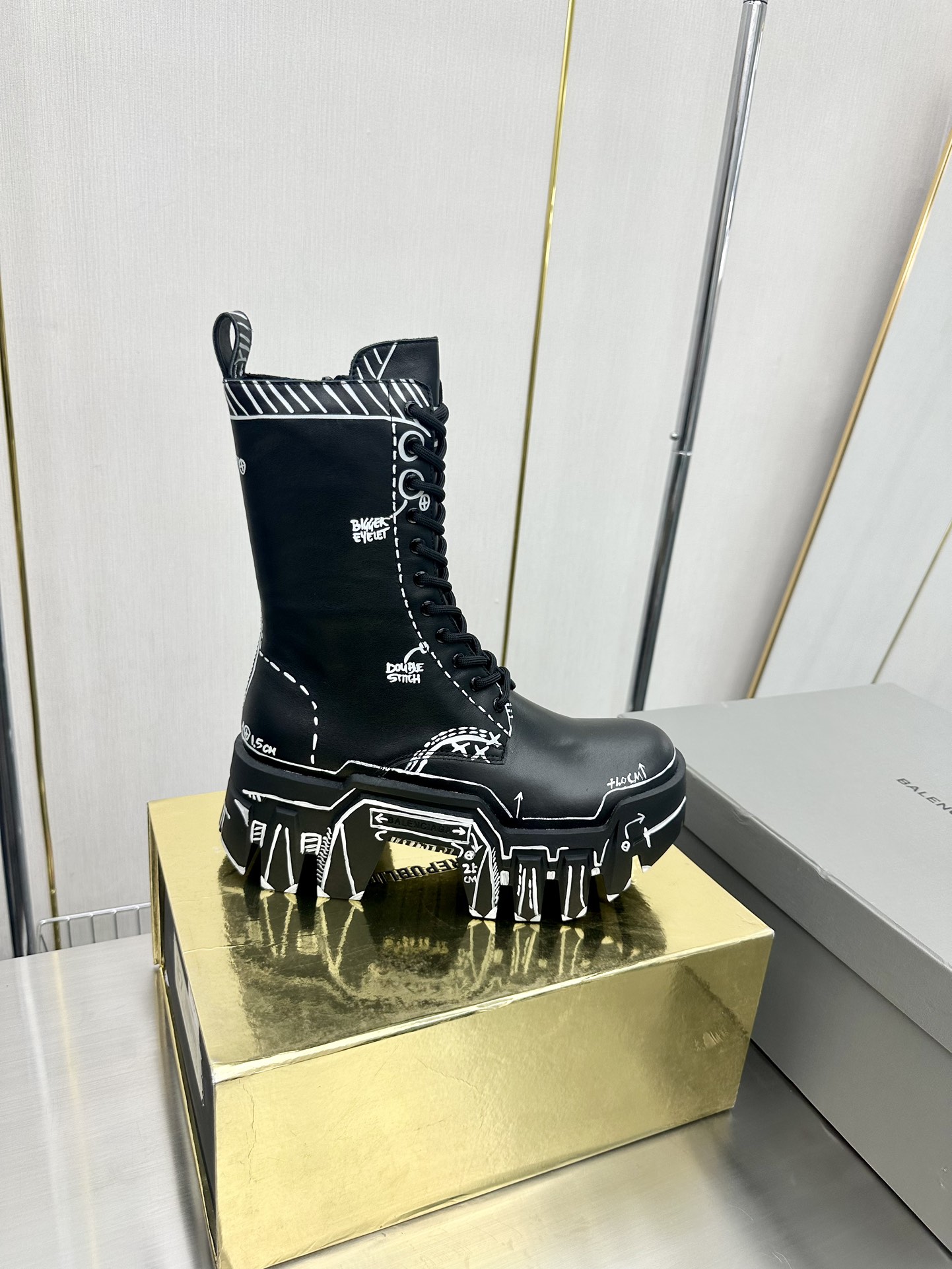 NO:537016,Glossy version Graffiti version Balenciaga supreme machine Italian original size. Graffiti pure handmade craftsmanship, no one. [Celebration] [Celebration] [Celebration] Waterproof and anti-falling. Anti-fading. Water-dyed cowhide surface, water-dyed cowhide 35-41, boots, balenciaga, boots, cowhide19860909光面版 涂鸦版 巴黎世家推士机意大利原稿尺寸.涂鸦纯手工工艺,没有之一.[庆祝][庆祝][庆祝]防水防脱落.防褪色.水染牛皮面,水染牛皮里35-41,靴子,balenciaga,boots,cowhide,Women's Shoes