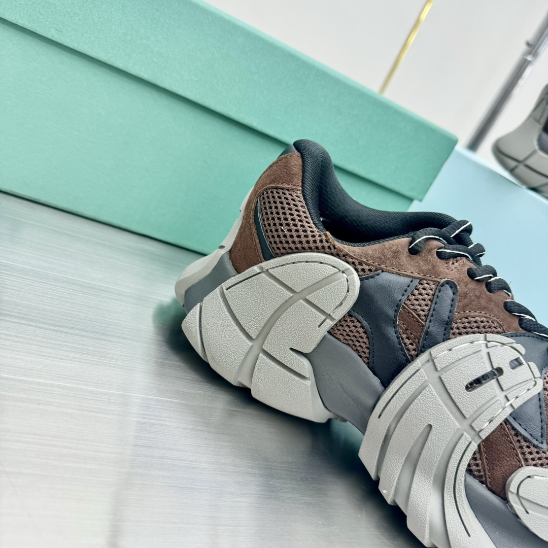 Fashionable Footwear: Camperlab’s Futuristic Shoe Collection for Men and Women - 图片 7