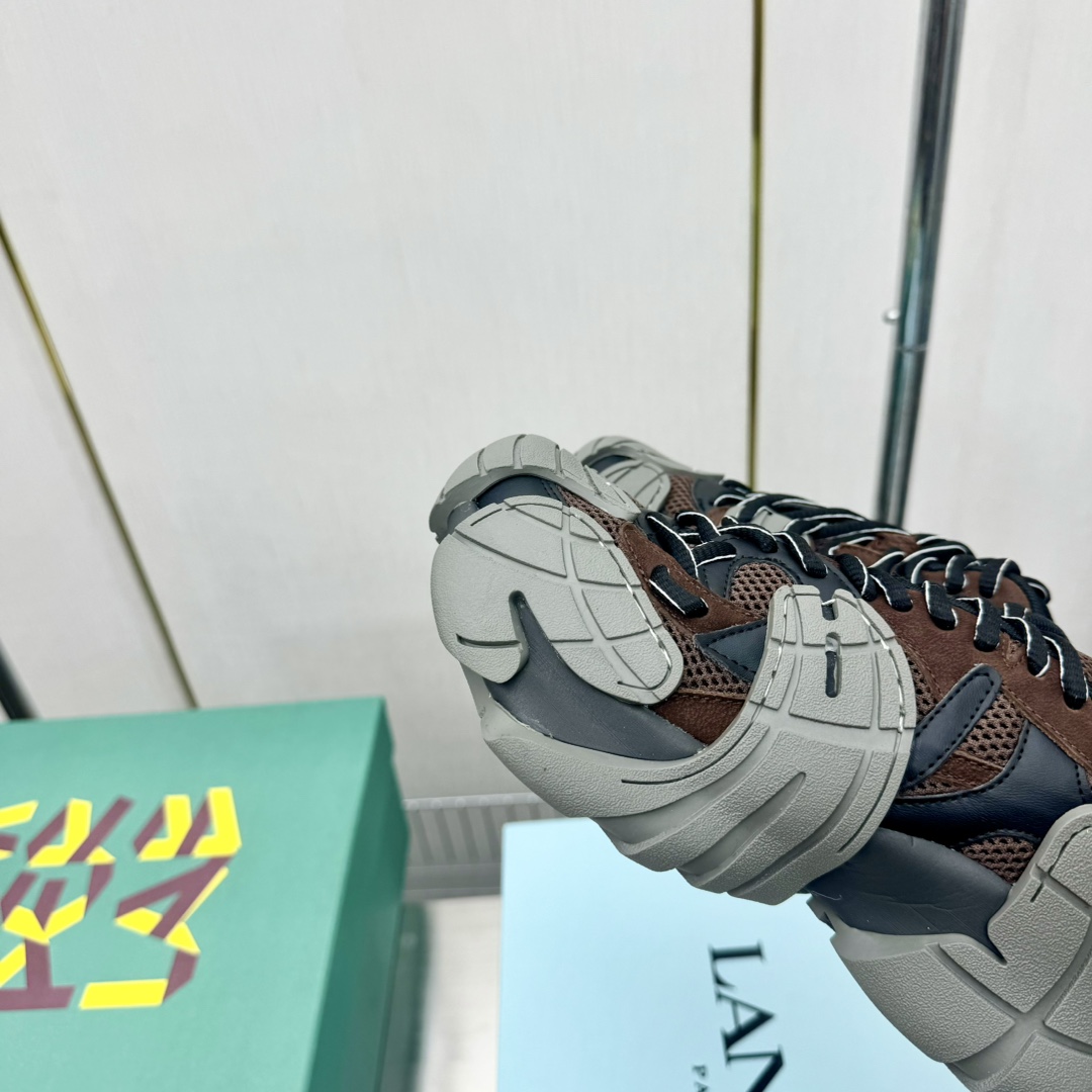 Fashionable Footwear: Camperlab’s Futuristic Shoe Collection for Men and Women - 图片 5