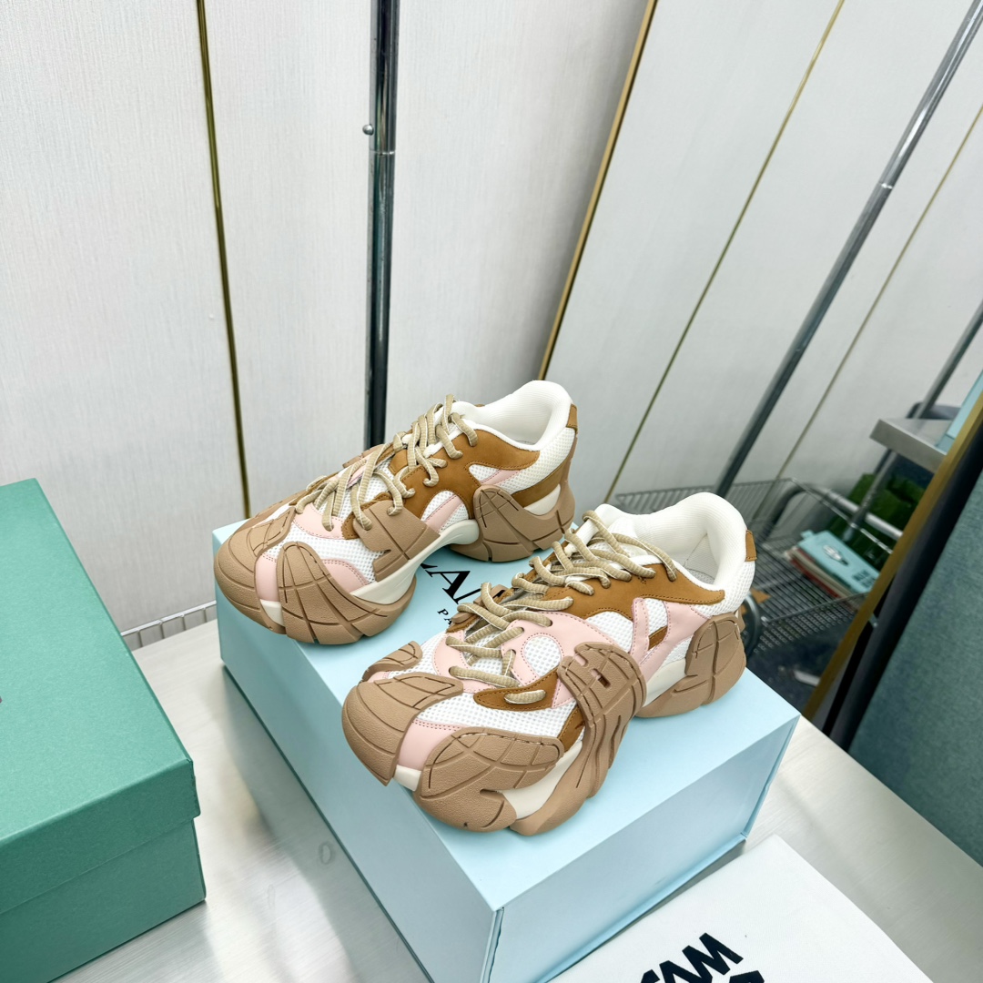 Fashion Review: Camperlab’s Stylish Shoes for Women and Men, Ages 35-45 - 图片 4