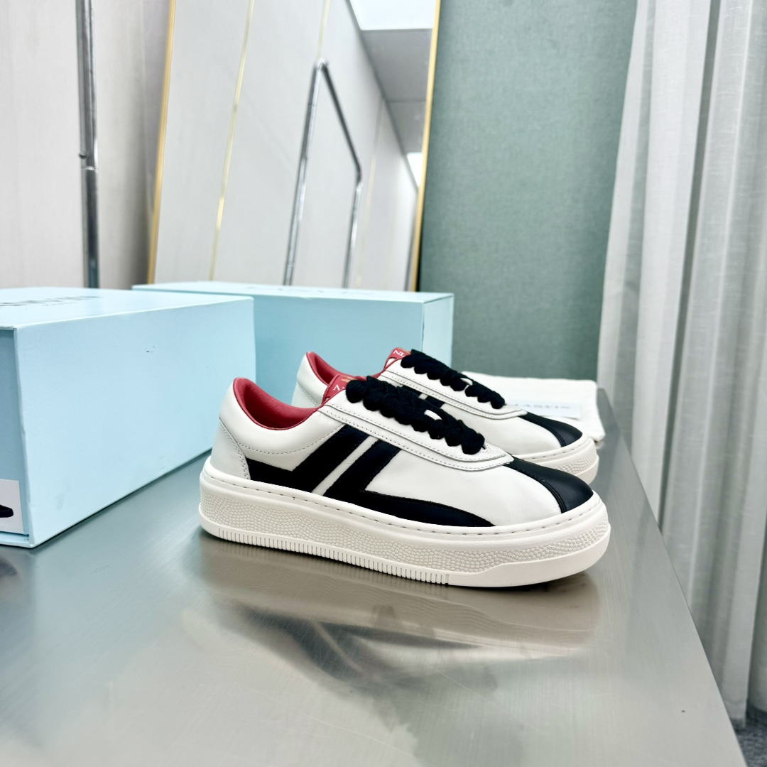 Plant Price: $650, Van with Four Colorful Hairs, LANVIN LAB x FUTURE Same-Sex Cash Leisure Shoes.