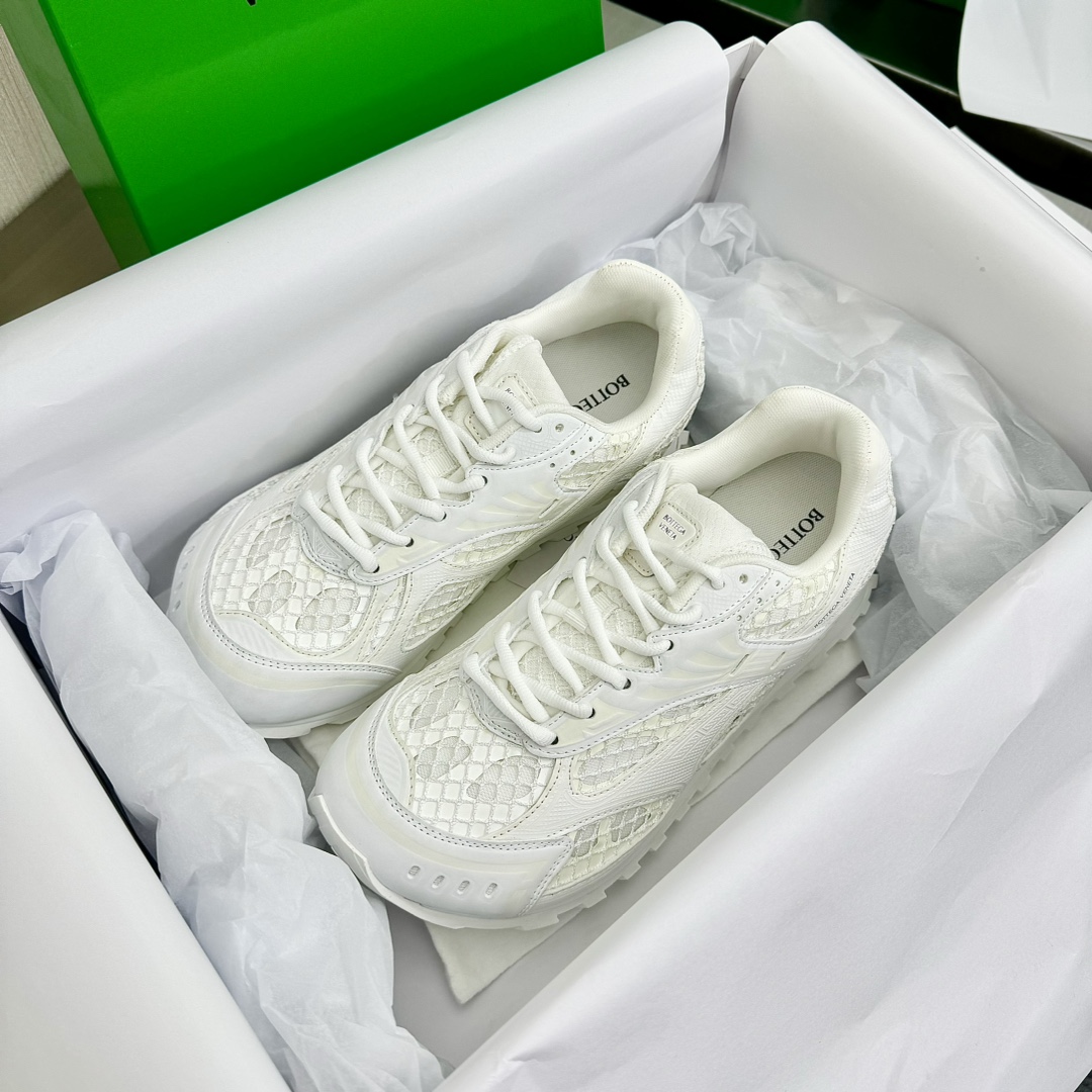 NO:629725,[The same sports series Forrest Gump shoes made in Dongguan at BV counters] Recommended dad shoes of the same style at BV counters are here, cool and popular, neutral style, handsome and versatile, both good looks and feel are online!  I don’t allow my sisters not to know her existence, so I’ll look beautiful in it. Color: black, green, brown, blue, silver. Upper: genuine leather + mesh. Comfortable and breathable. Outsole: same rubber sole as the counter. Lightweight and comfortable. Lining: breathable mesh. Original box packaging. Size: 35-45 (46 customized), casual shoes/sports shoes, Bottega Veneta, sneakers.19860909【东莞产BV专柜同款运动系列阿甘鞋老爹鞋】重磅推荐BV专柜同款潮酷大爆款老爹鞋来啦中性风帅气又百搭、颜值和脚感都在线！我不允许姐妹们不知道她的存在,穿上美呆啦  颜色:黑色 绿色 棕色 蓝色 银色 鞋面:真皮+网面 舒适透气 大底:专柜同款橡胶底 轻便舒适 内里:透气网布  原盒包装 尺码:35-45（46定制）,休闲鞋/运动鞋,bottega veneta,sneakers,Women's Shoes