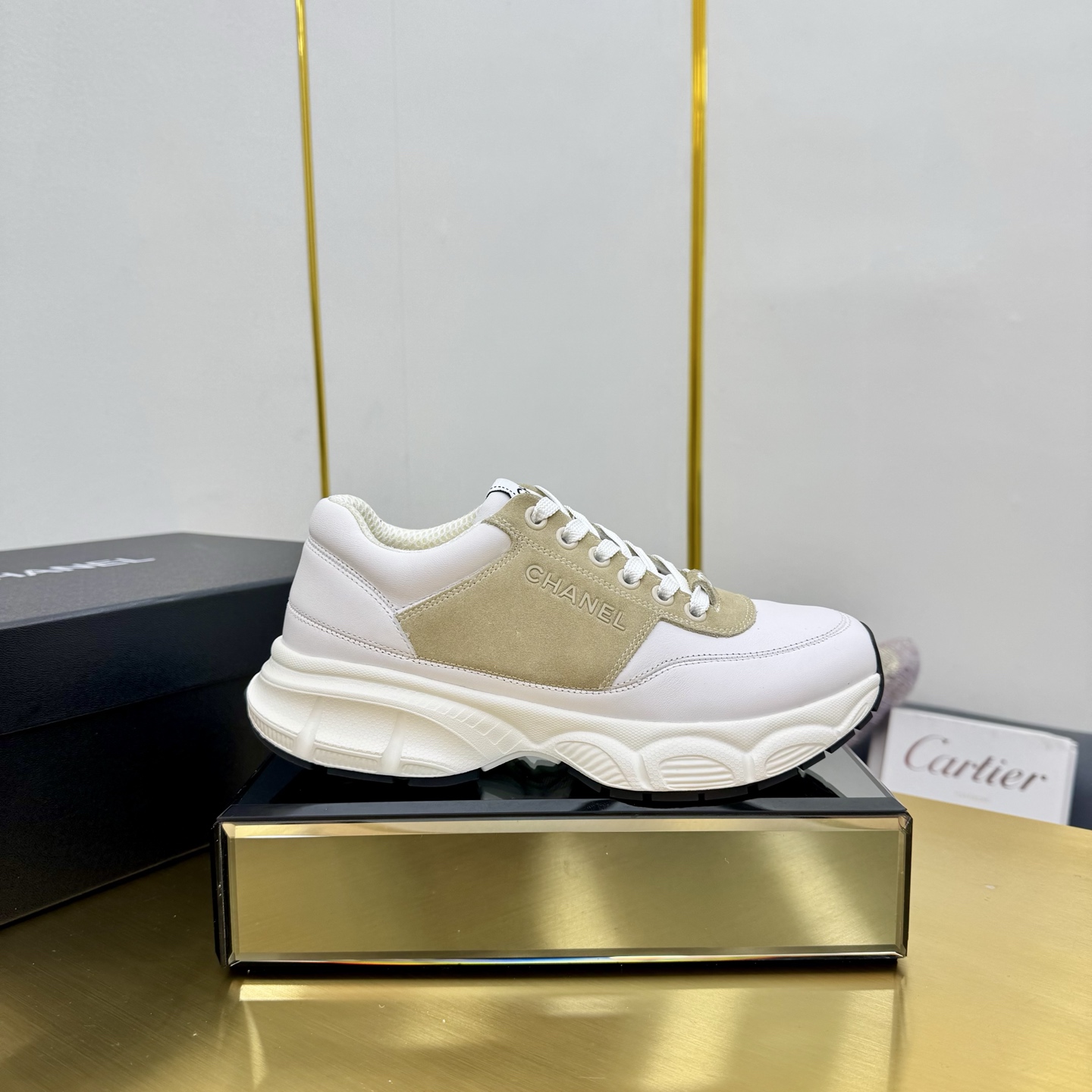 NO:166406,Upgraded version, upgraded version, upgraded version!  No refutation accepted!  !  !  !  Chanel Chanel dad shoes, men and women couples style - 2025 counter top casual sneakers This classic design; the upper has a variety of craftsmanship and electric embroidery styles; the sole is fashionable and sporty; it is an extraordinary and has incorporated a variety of color matching elements... The diversified mix and match is very beautiful and versatile, casual, fashionable, sports, and outdoors can be taken into consideration... Go material The upper uses original imported silk cowhide   original tarp   original head cowhide The inner uses original sheepli   net Outsole based on original TPU combination sole The counter is boutique packaging for women 35–41, casual shoes/sports shoes, chanel, chanel, sneakers, cowhide19860909升级版,升级版,升级版！不接受反驳！！！！ Chanel香奈儿老爹鞋,男女情侣款——2025专柜顶级休闲款运动鞋 这款经典设计；鞋面多种工艺电绣的风格；大底却时尚运动；不平凡的拥入了多种配色元素…… 多元化混搭非常好看百搭,休闲,时尚,运动,户外都能兼顾…… Go 材料 鞋面采用 原版进口头层丝绸牛皮 原版防水布 原版头层牛皮 内里采用 原版羊里 网 大底根据 原版TPU组合大底 专柜精品包装全套女35–41,休闲鞋/运动鞋,chanel,chanel,sneakers,cowhide,Women's Shoes