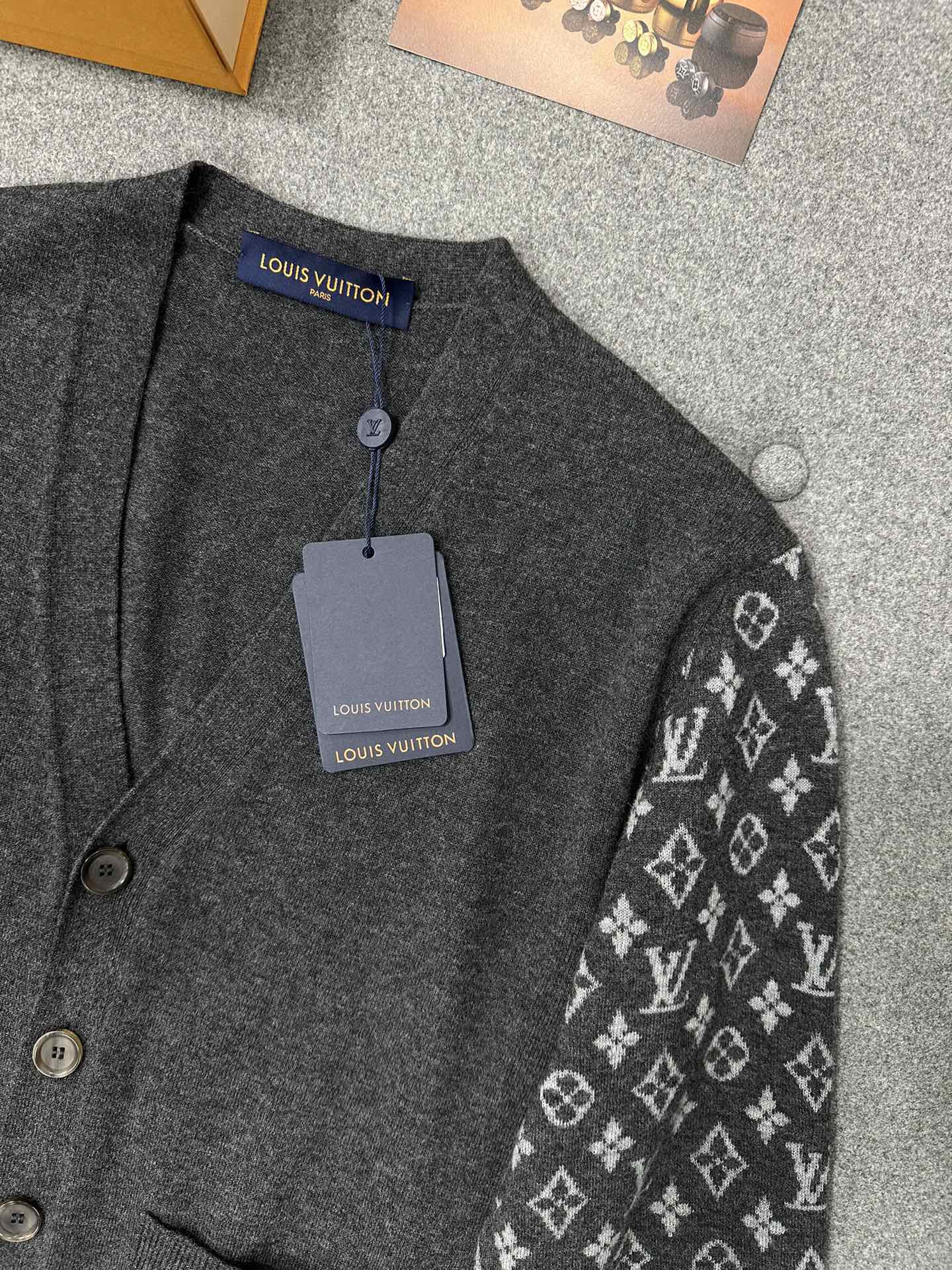 루이비통 여성 가디건 129805 Louis Vuitton Cardigan 썸네일 이미지