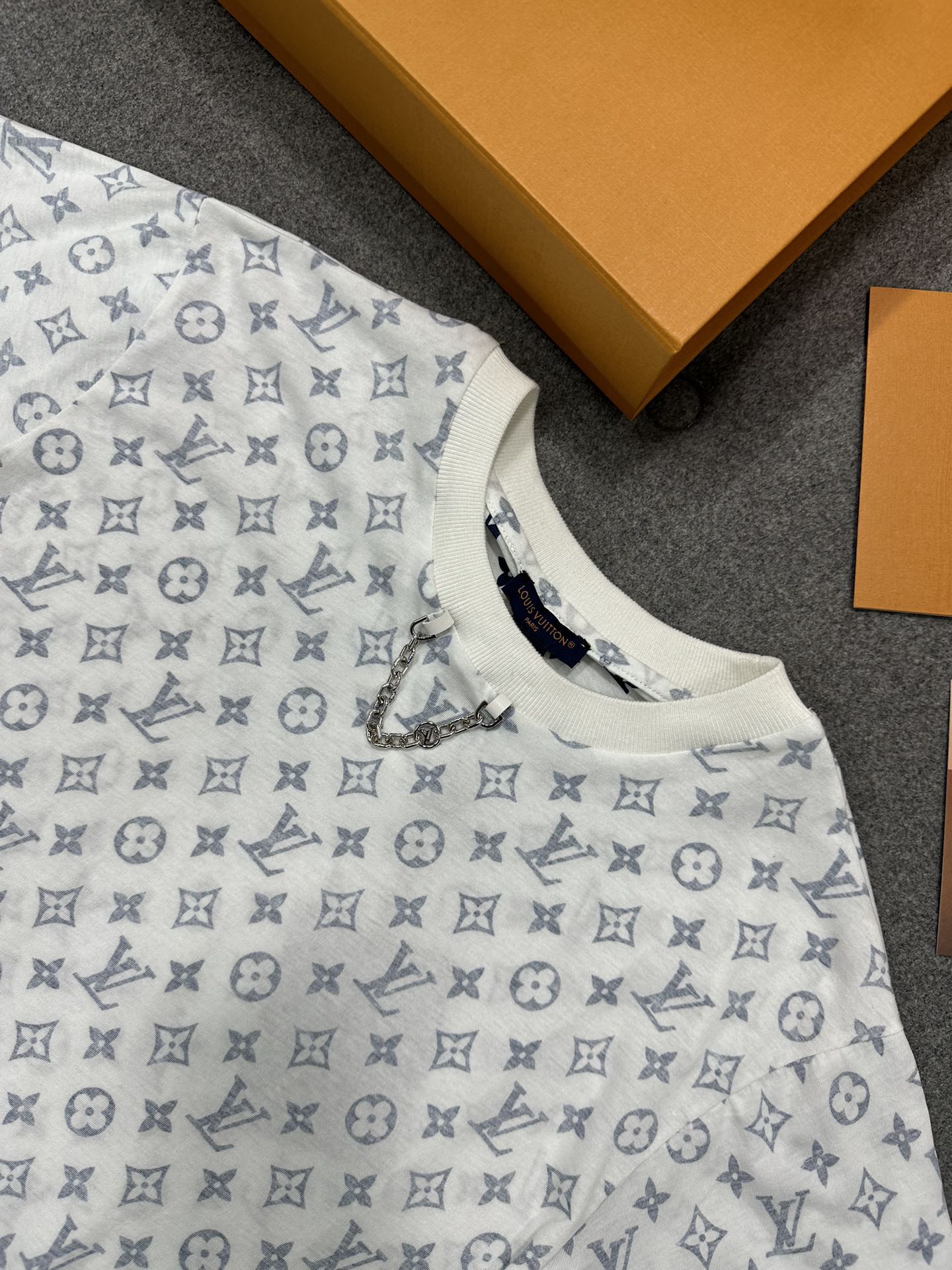 루이비통 여성 반팔 129777 Louis Vuitton T Shirt 썸네일 이미지