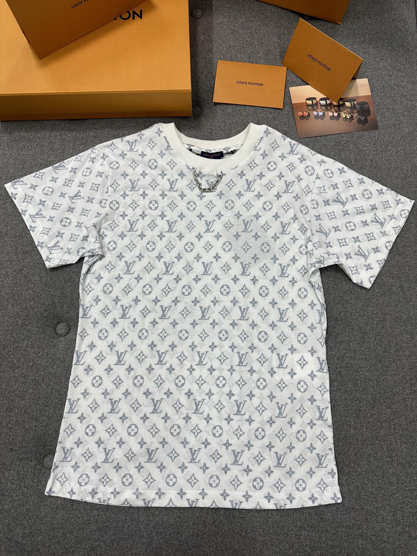 루이비통 여성 반팔 129777 Louis Vuitton T Shirt 썸네일 이미지