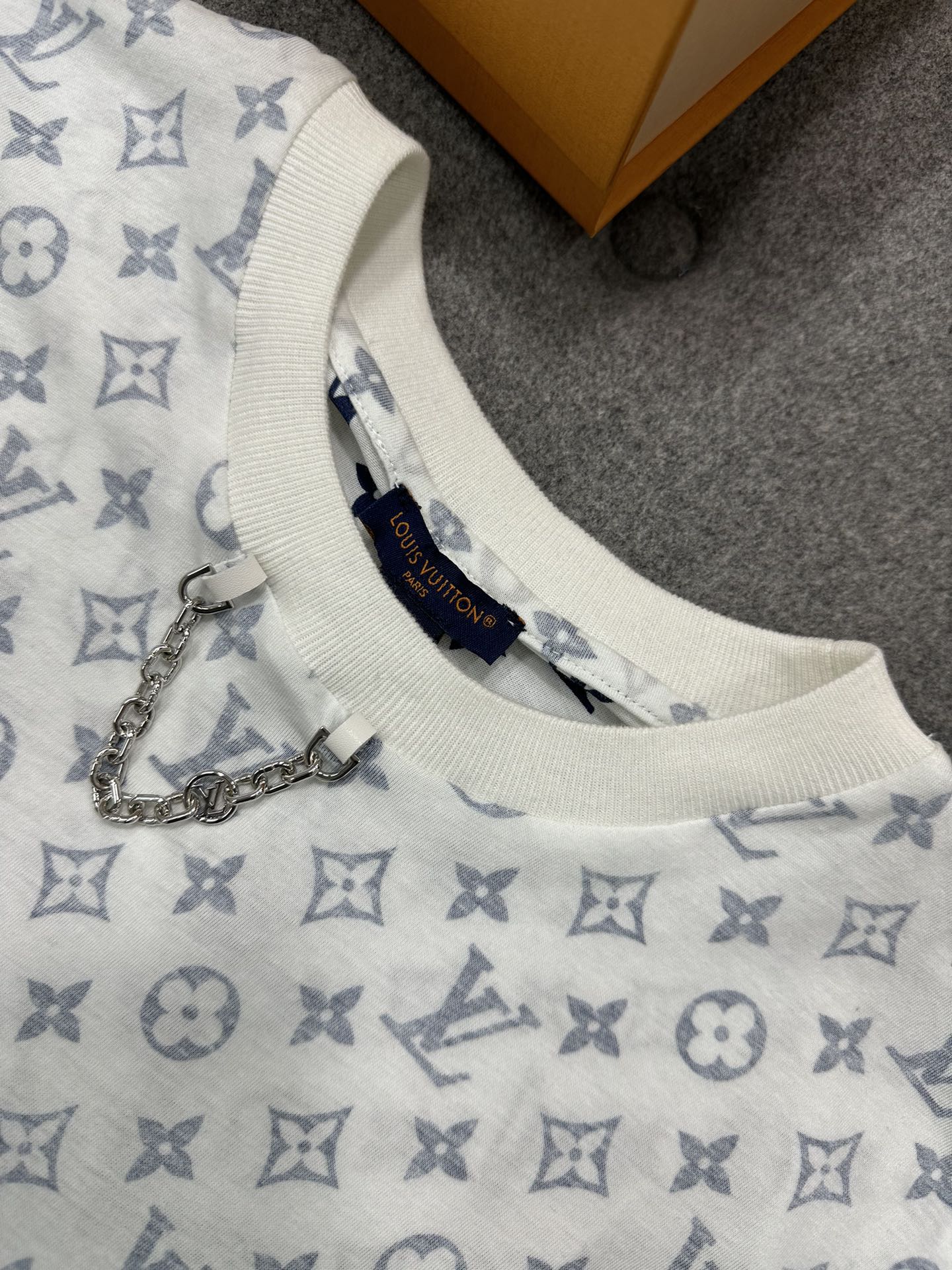 루이비통 여성 반팔 129777 Louis Vuitton T Shirt 썸네일 이미지