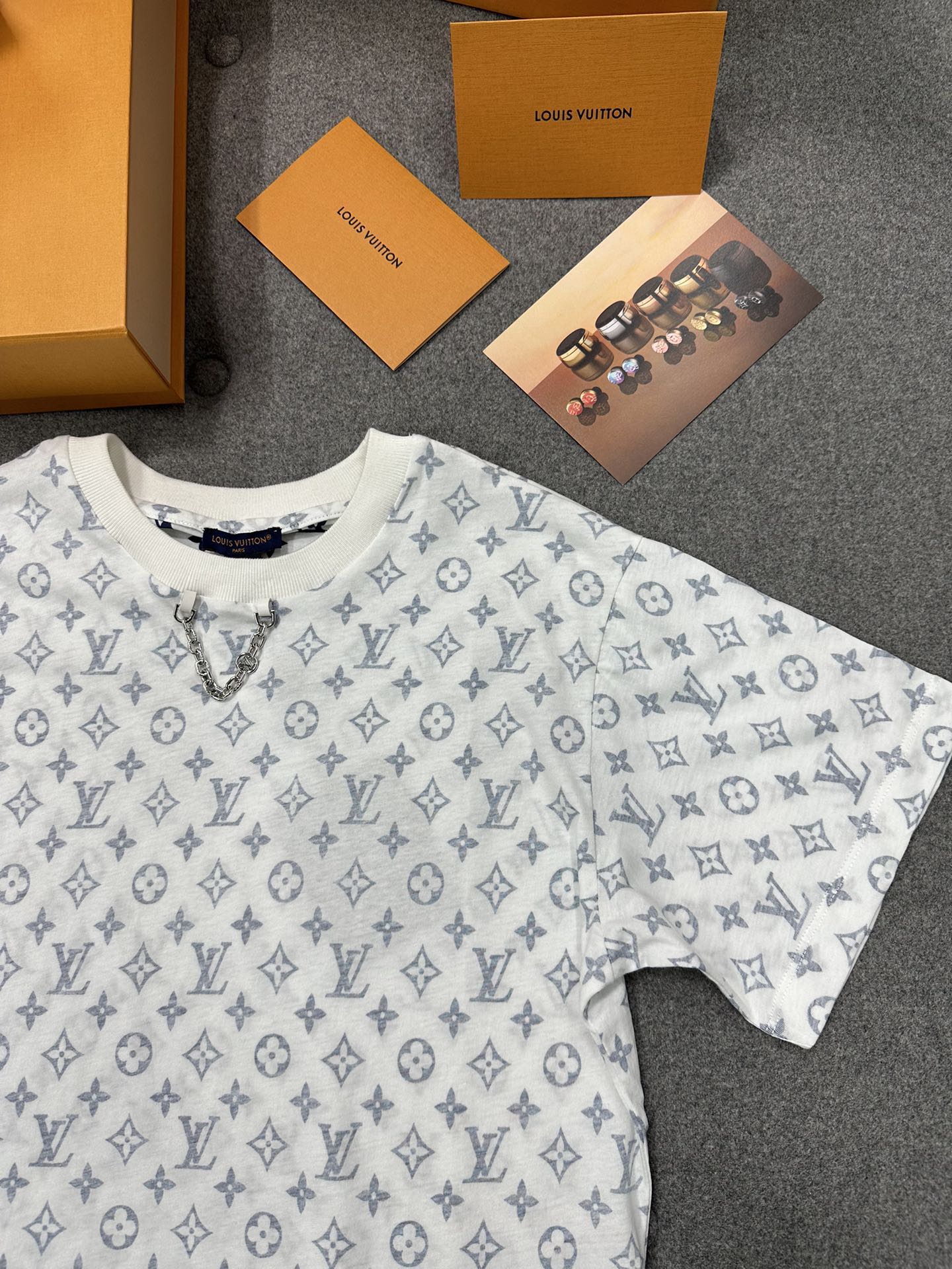 루이비통 여성 반팔 129777 Louis Vuitton T Shirt 썸네일 이미지