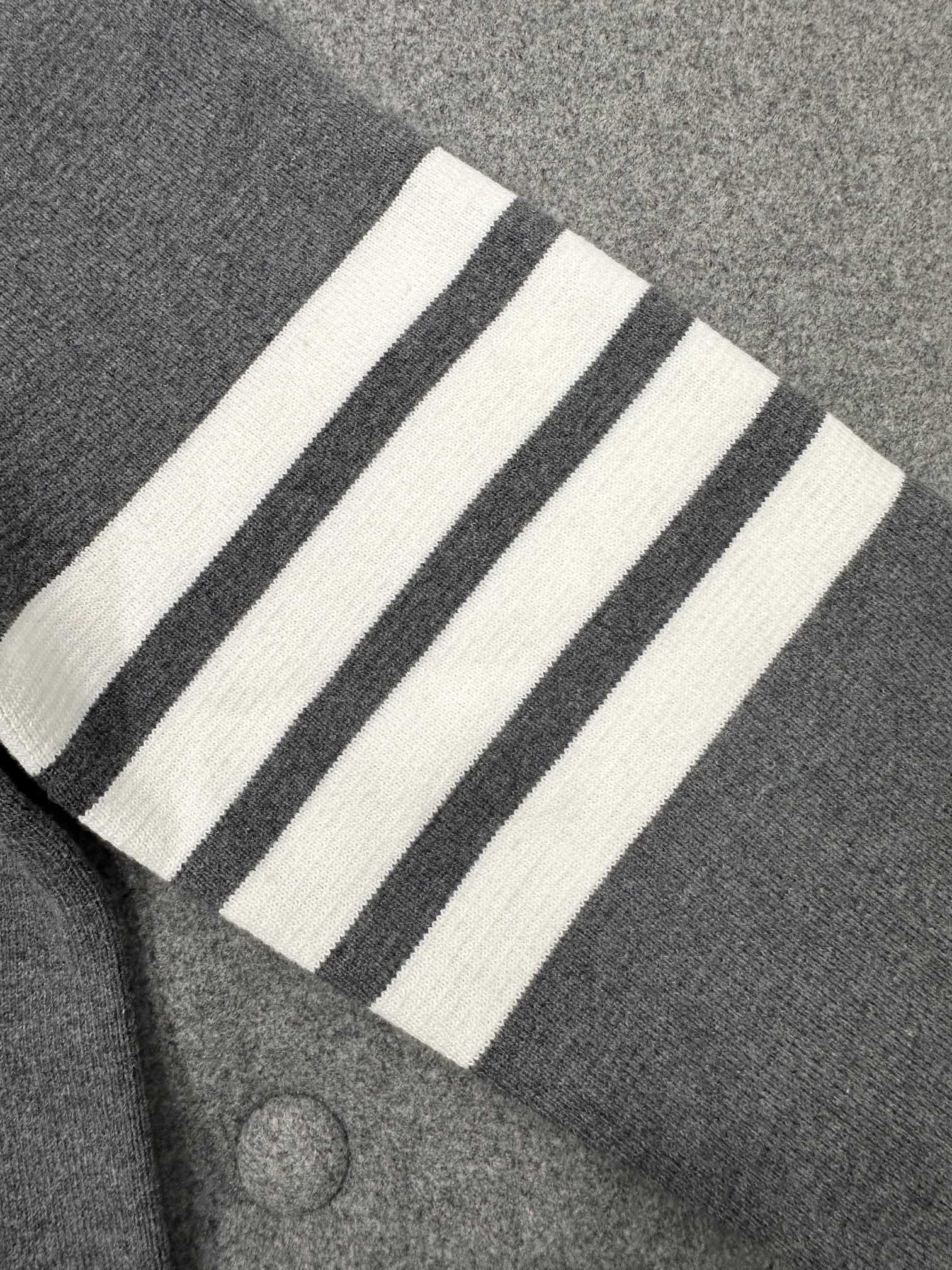 톰브라운 남성 긴팔 129789 Thom Browne Long Sleeve 썸네일 이미지