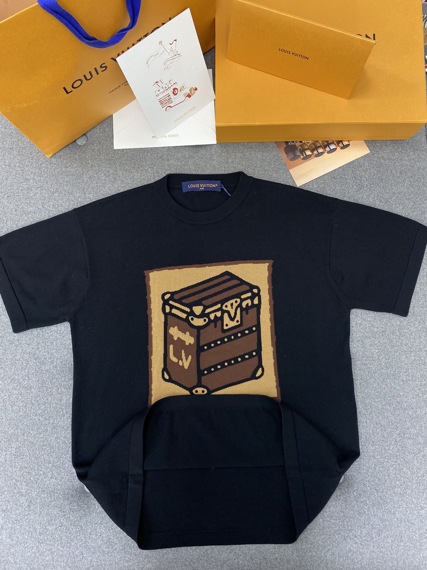 루이비통 남성 반팔 129757 Louis Vuitton T Shirt 썸네일 이미지
