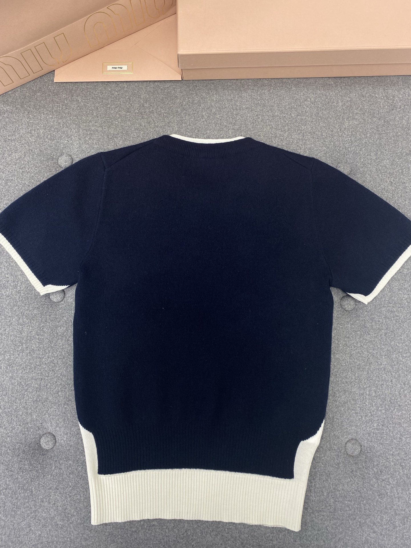 미우미우 여성 반팔 129782 Miu Miu T Shirt 썸네일 이미지