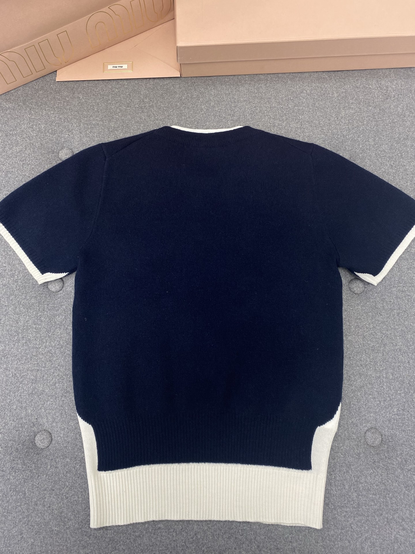 미우미우 여성 반팔 129782 Miu Miu T Shirt 썸네일 이미지