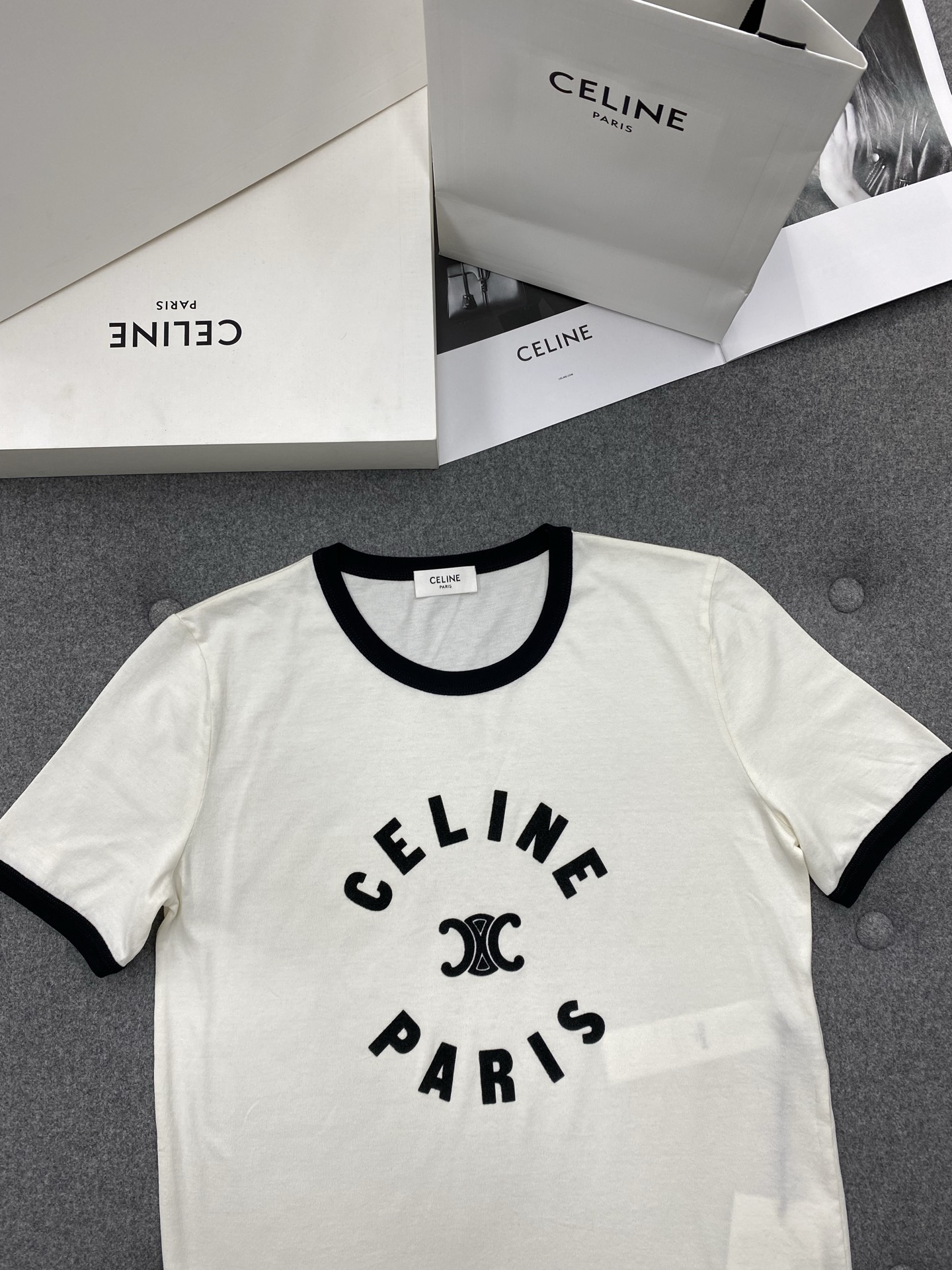 셀린느 여성 반팔 129779 Celine T Shirt 썸네일 이미지