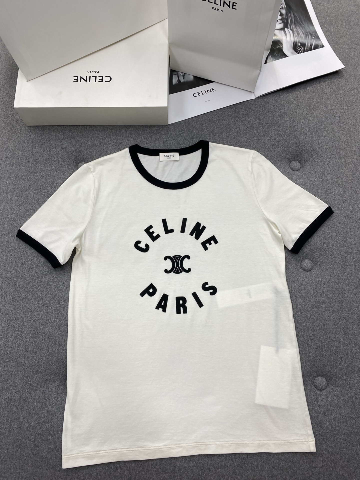 셀린느 여성 반팔 129779 Celine T Shirt 썸네일 이미지