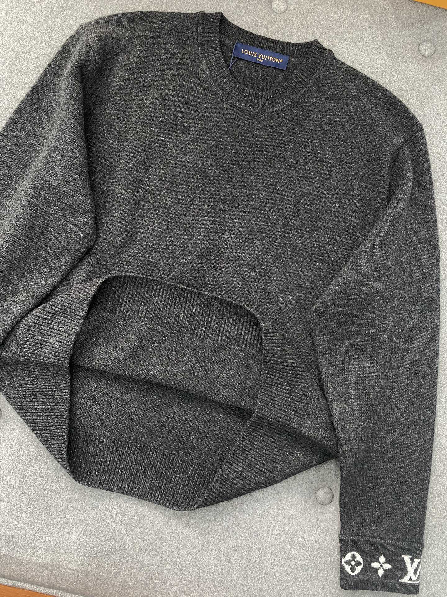 루이비통 남성 니트 129753 Louis Vuitton Knit 썸네일 이미지