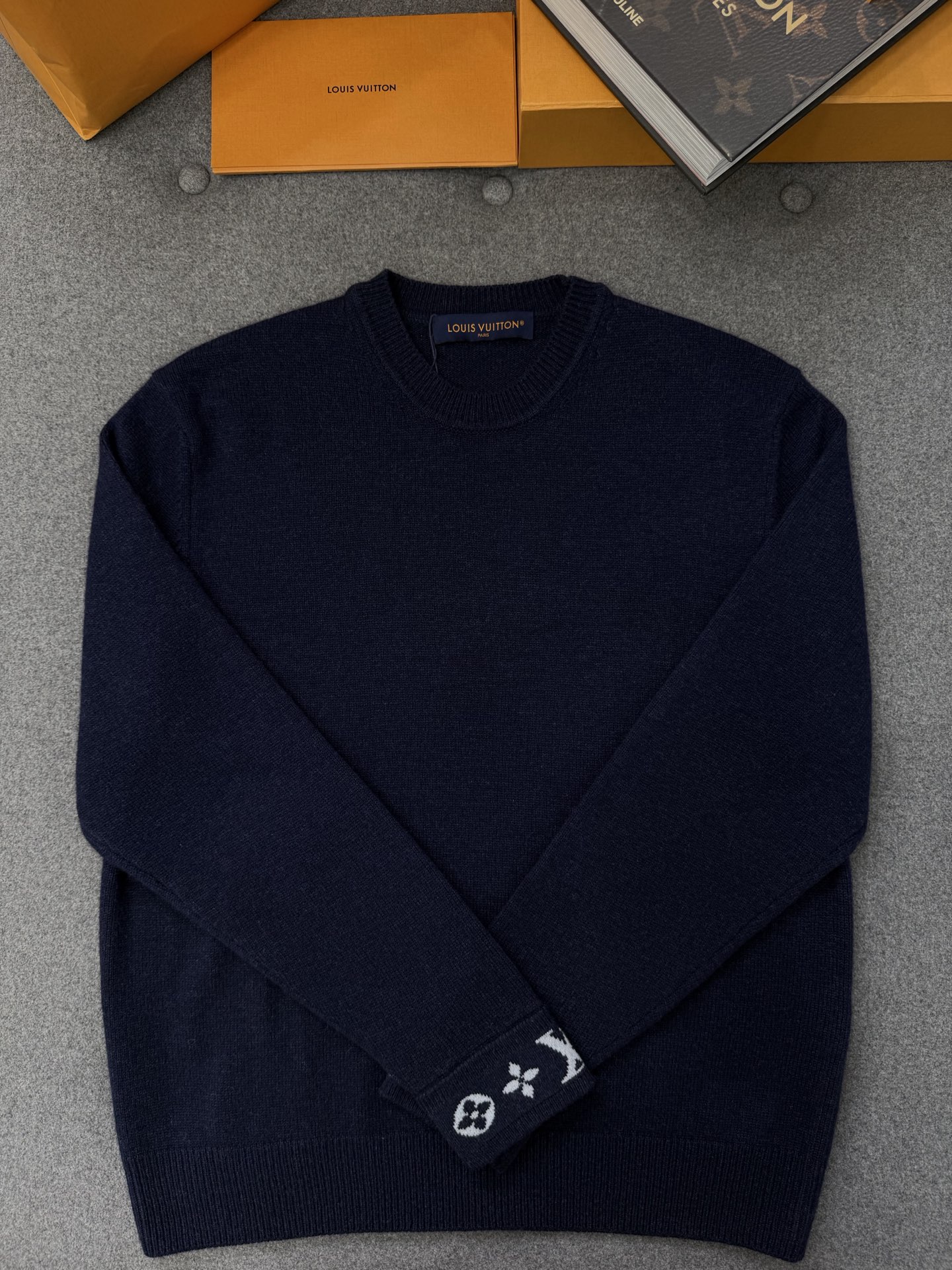 루이비통 남성 니트 129755 Louis Vuitton Knit 썸네일 이미지