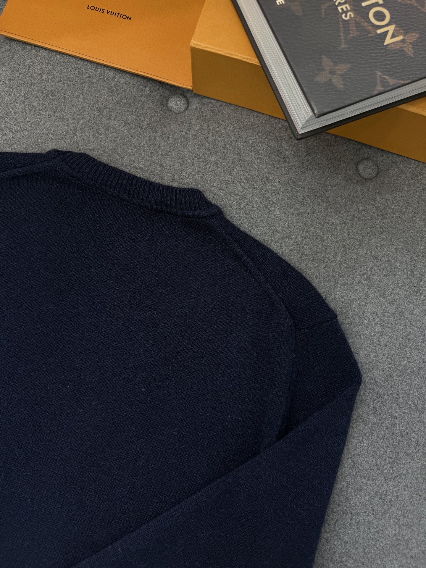 루이비통 남성 니트 129755 Louis Vuitton Knit 썸네일 이미지