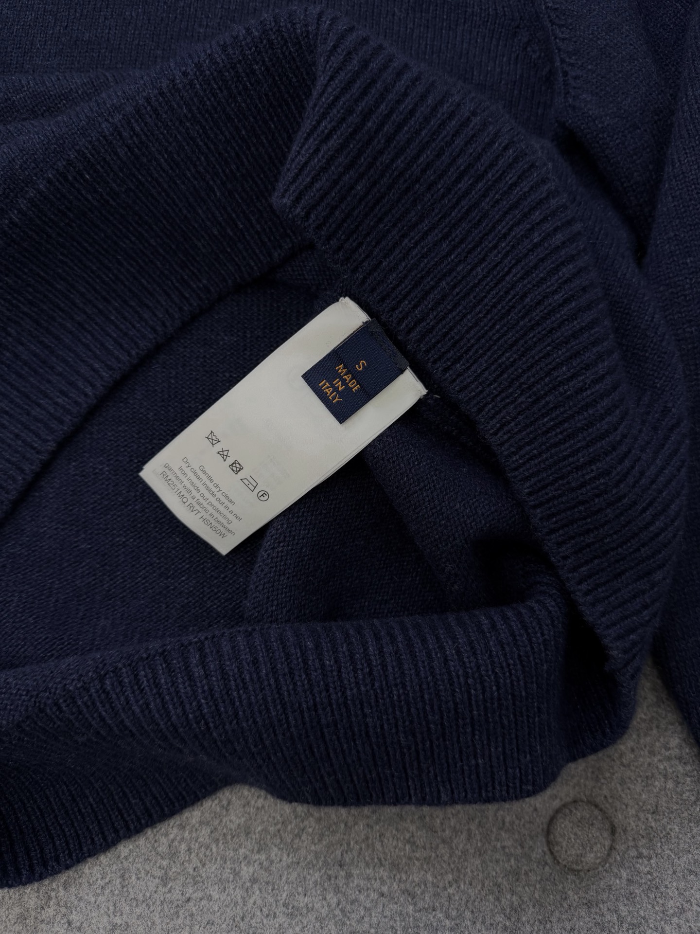 루이비통 남성 니트 129755 Louis Vuitton Knit 썸네일 이미지