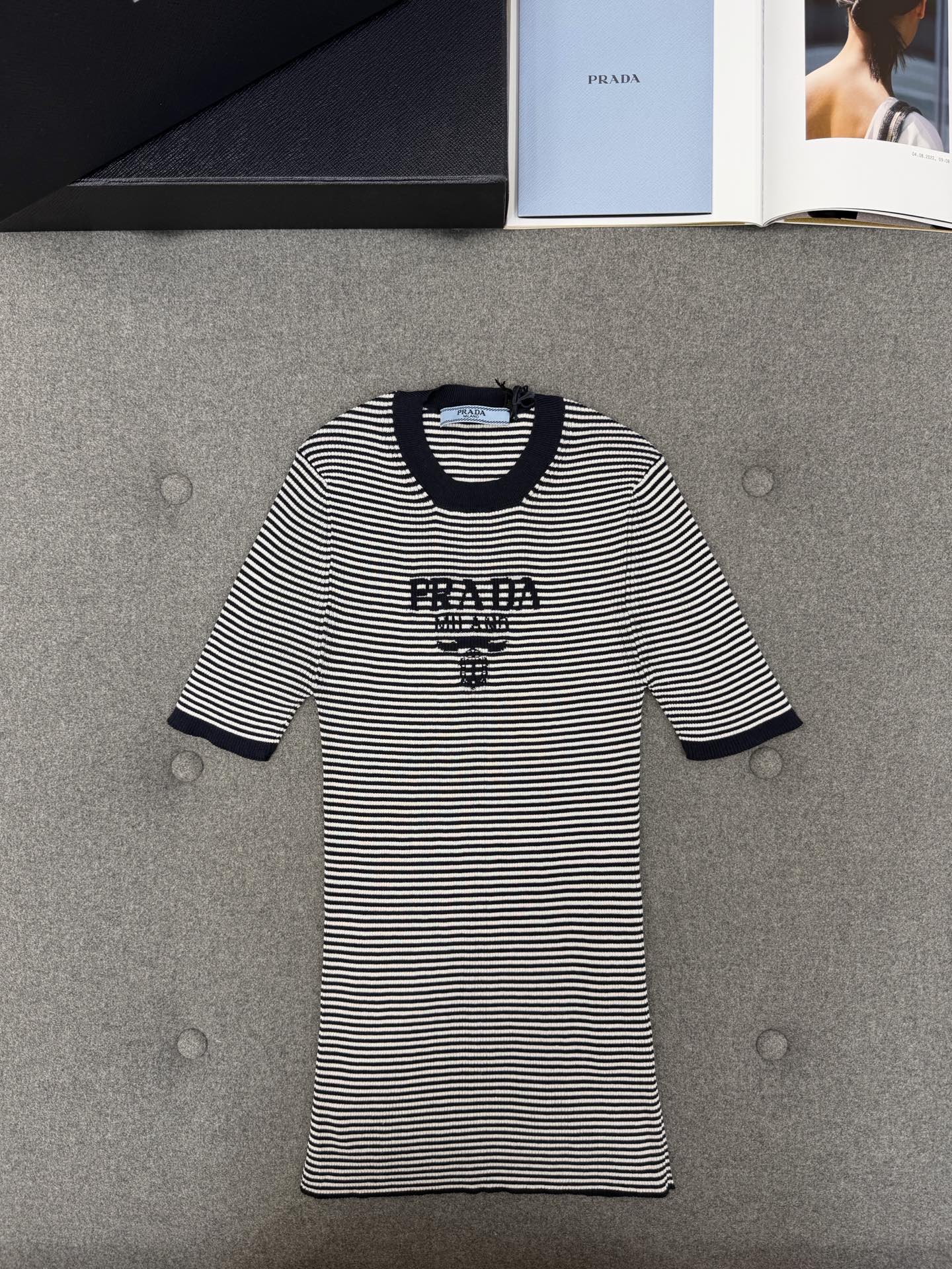 프라다 여성 반팔 102168 Prada T Shirt