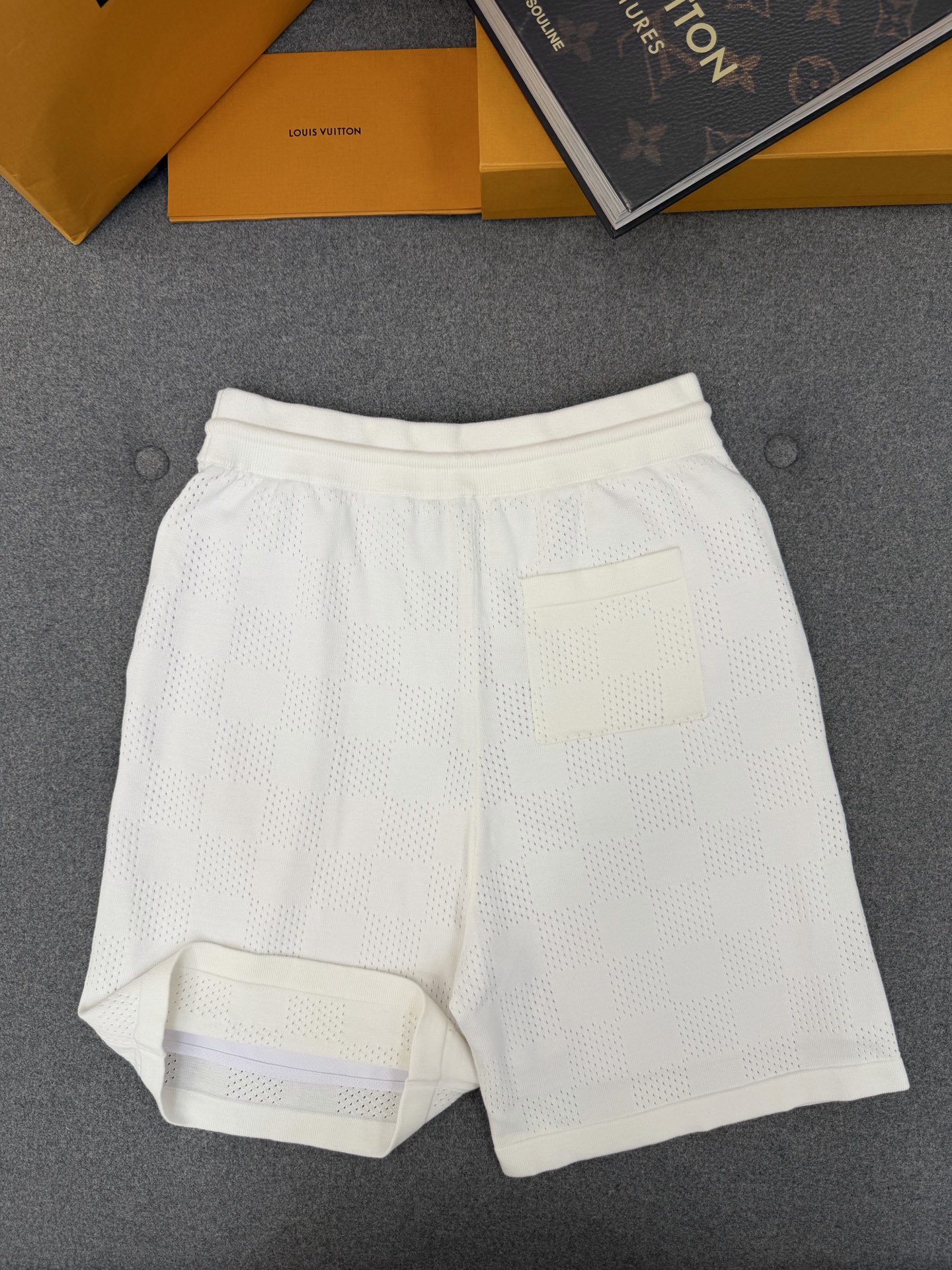 루이비통 남성 반바지 132835 Louis Vuitton Shorts 썸네일 이미지