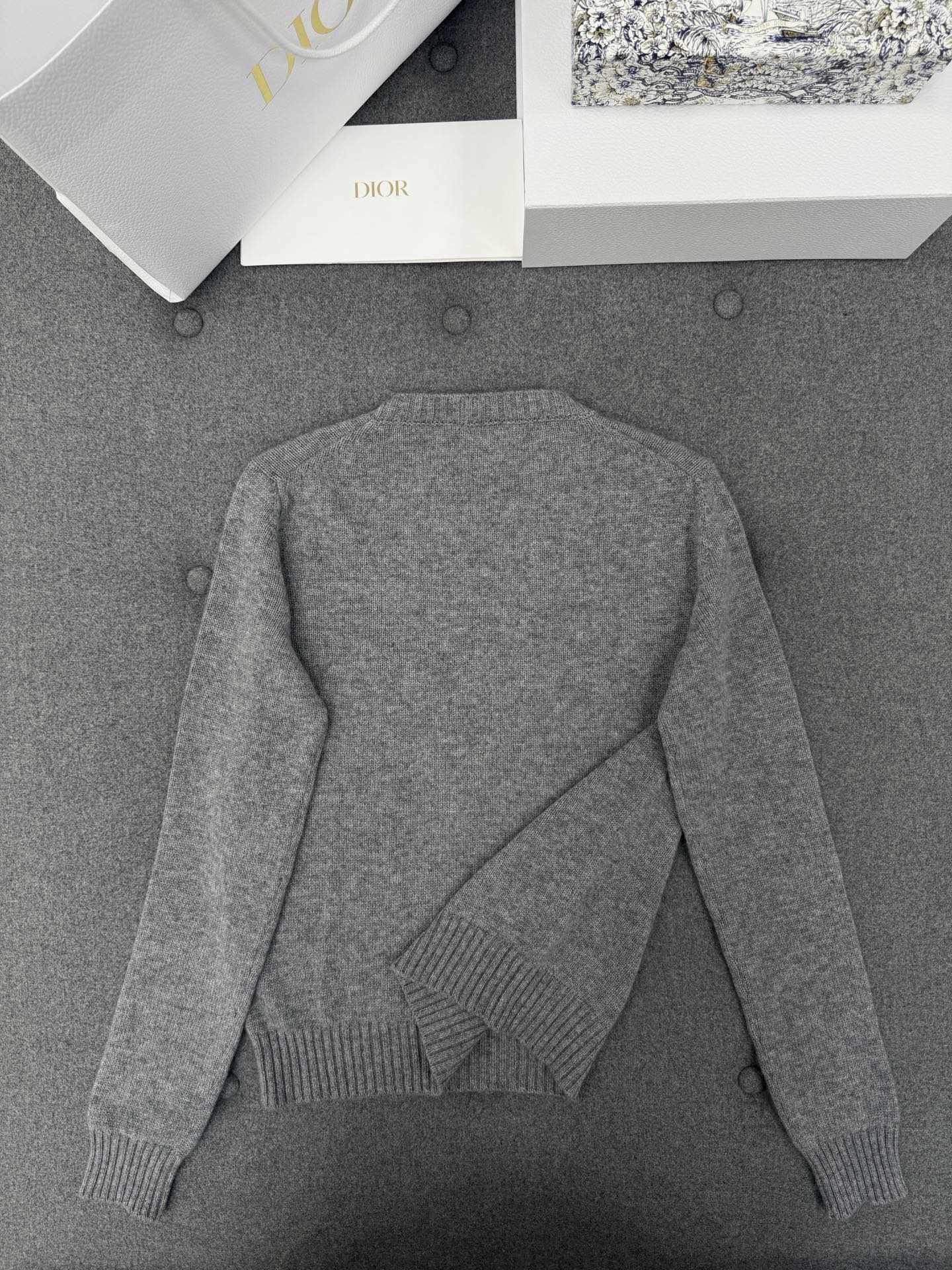 디올 여성 니트 132829 Dior Knit 썸네일 이미지