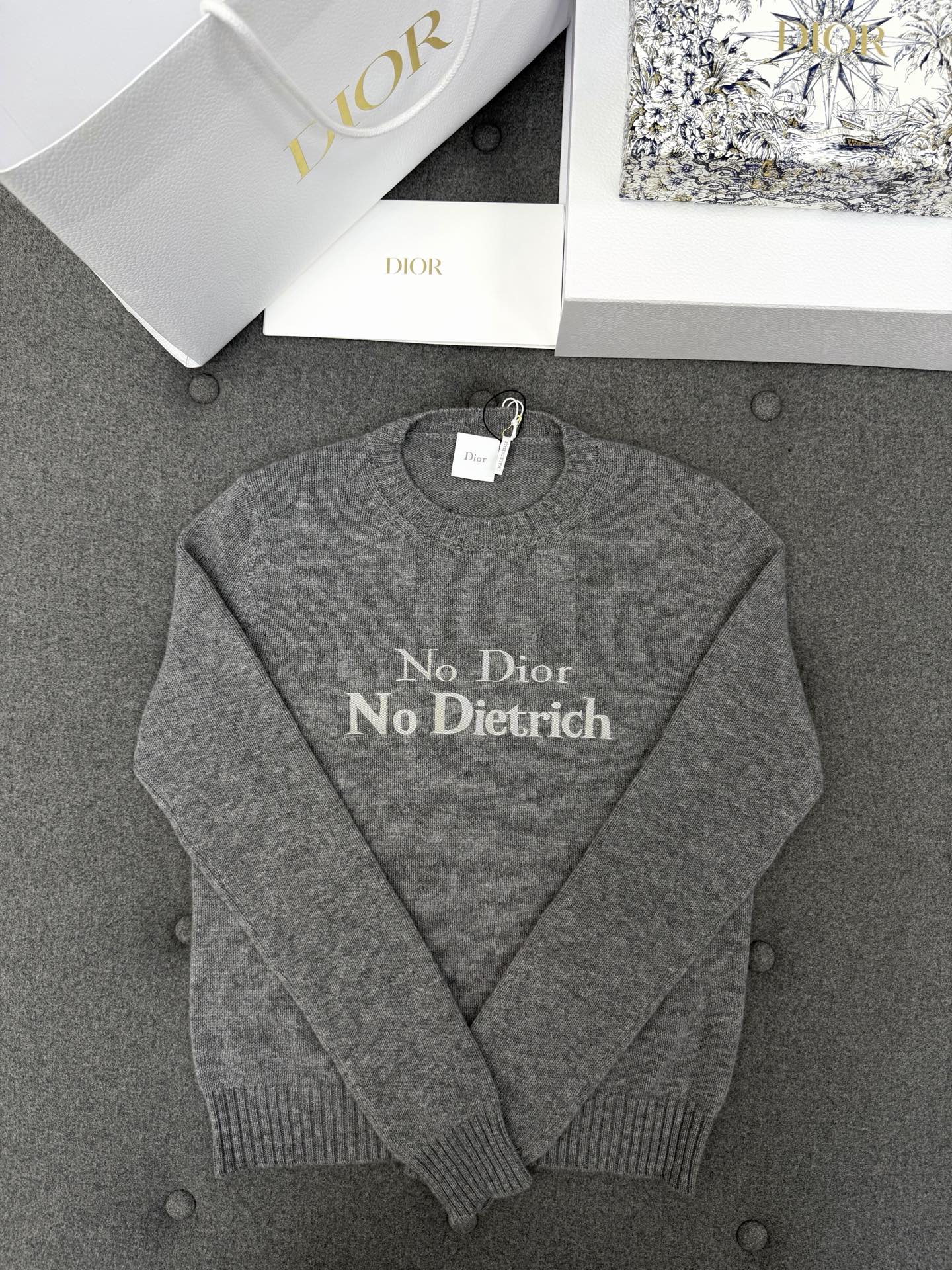 디올 여성 니트 132829 Dior Knit 썸네일 이미지