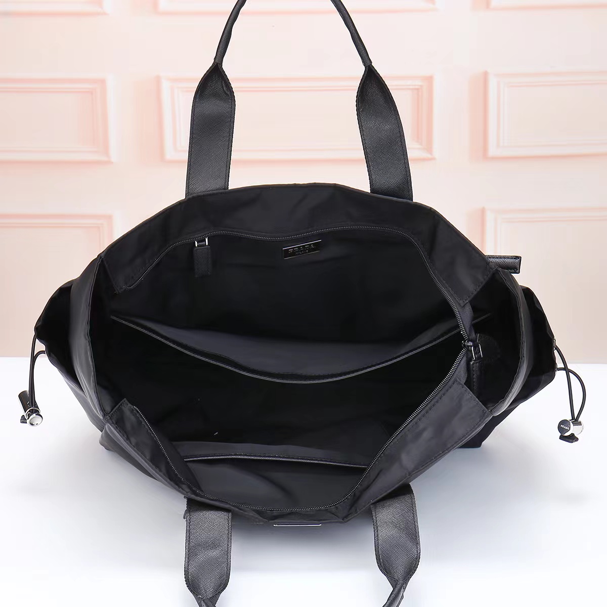 🆕购物袋，款号2042🤙🤙，又来一款爆款运动风型包，原单货👏🏻👏🏻采用进口尼龙面料，顶级五金，尼龙双手提