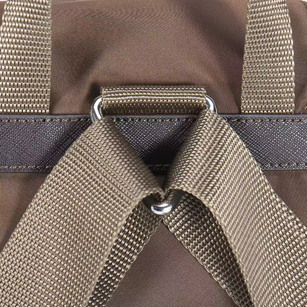 PR@D@，女士双肩包，款号：811.配吊袋🎒背包到货，ECONYL®再生尼龙和Saffiano皮革材质