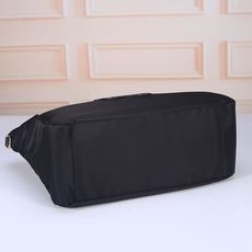 PRADA普拉达小熊肩背斜挎包 型号:A243(进口防水布) 尺寸:48x30x15(cm) 💪🏿重金打版复刻👍💎定制进 PRADA普拉达小熊肩背斜挎包 型号:A243(进口防水布) 尺寸:48x30x15(cm) 💪🏿重金打版复刻👍💎定制进