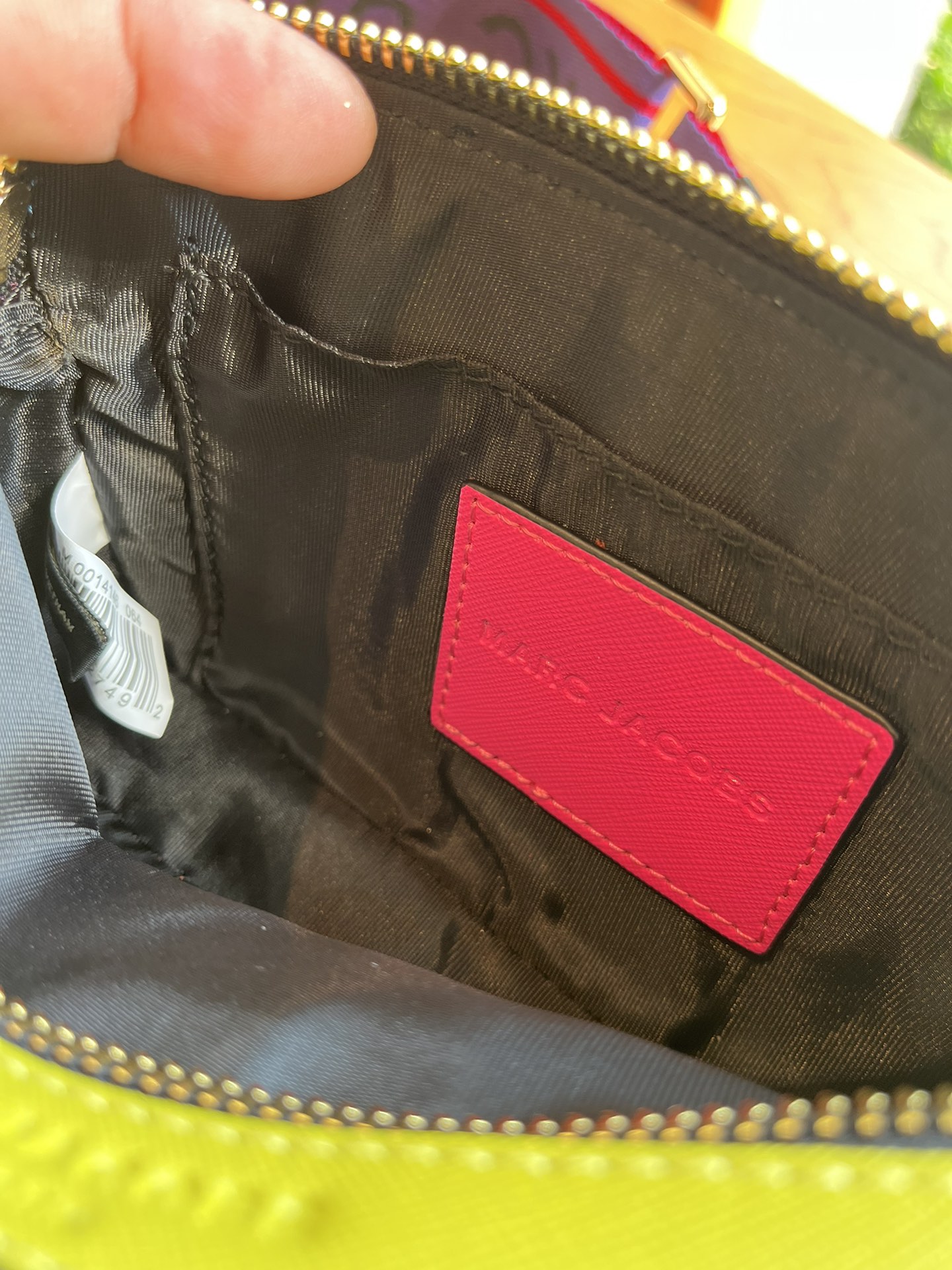 THE MJ相机包  一年四季人手必备一只的相机包 火遍全球的相机包 颜色非常美丽 更显青春活力 深得众