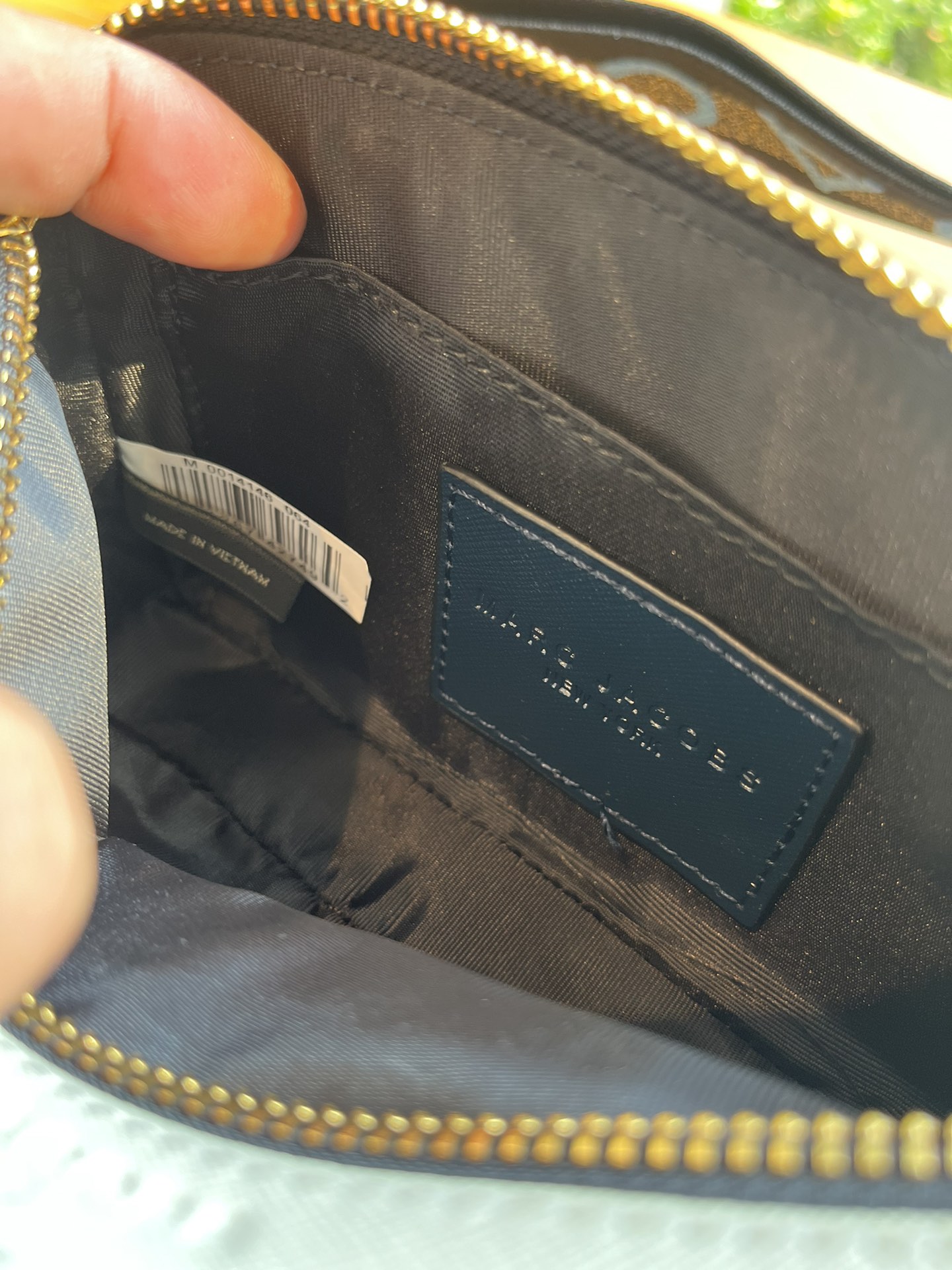 THE MJ相机包  一年四季人手必备一只的相机包 火遍全球的相机包 颜色非常美丽 更显青春活力 深得众