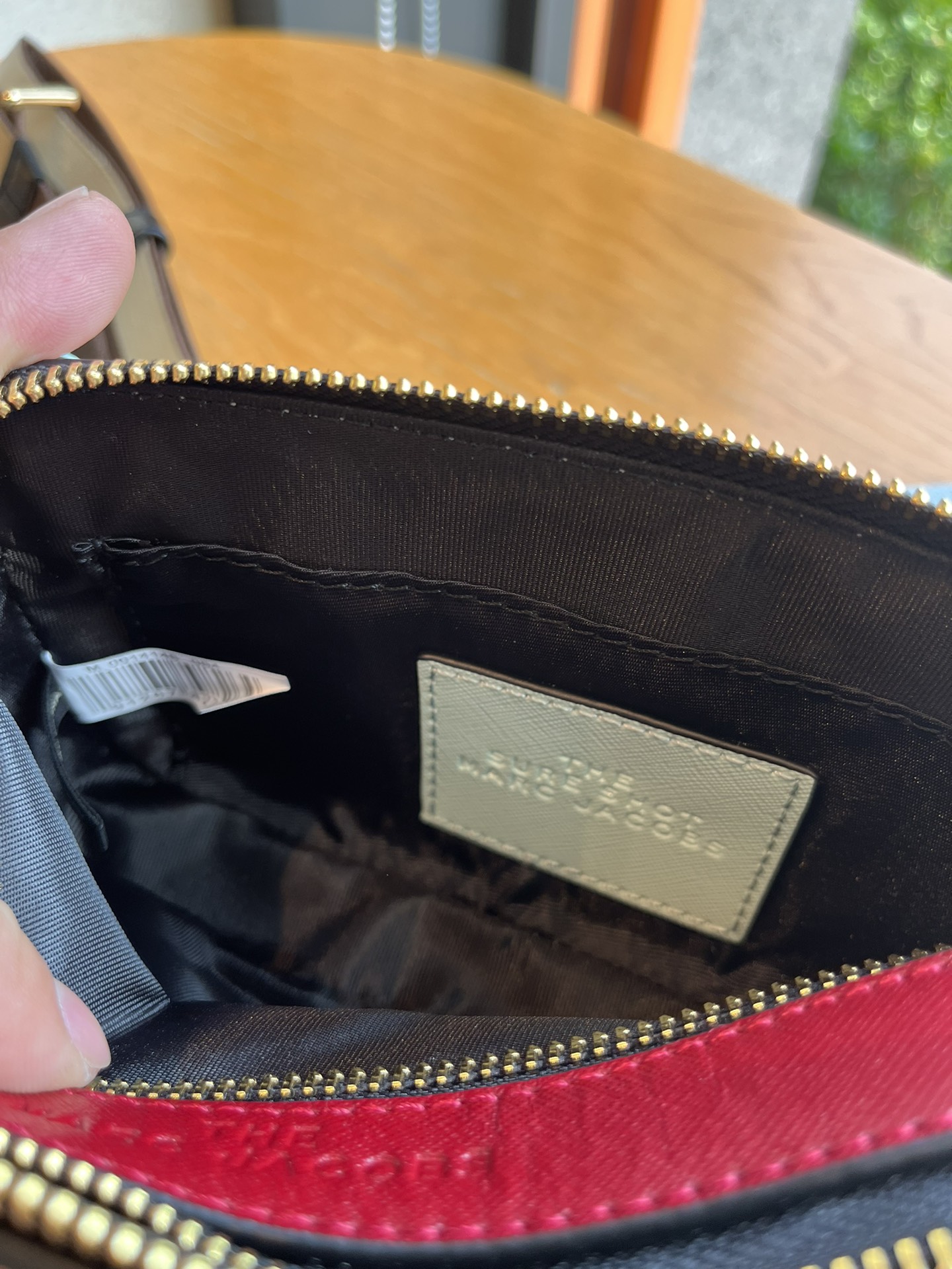 THE MJ相机包  一年四季人手必备一只的相机包 火遍全球的相机包 颜色非常美丽 更显青春活力 深得众