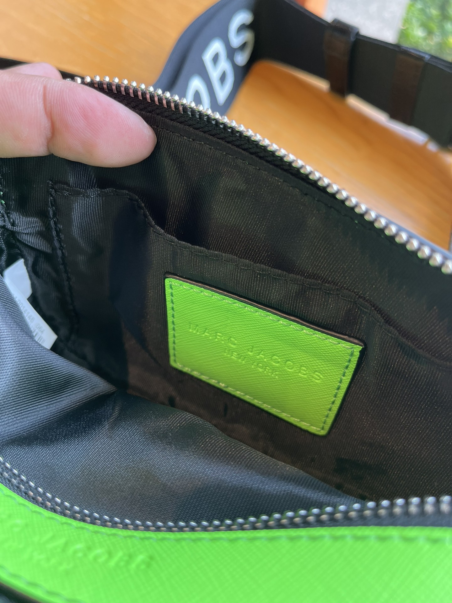 THE MJ相机包  一年四季人手必备一只的相机包 火遍全球的相机包 颜色非常美丽 更显青春活力 深得众