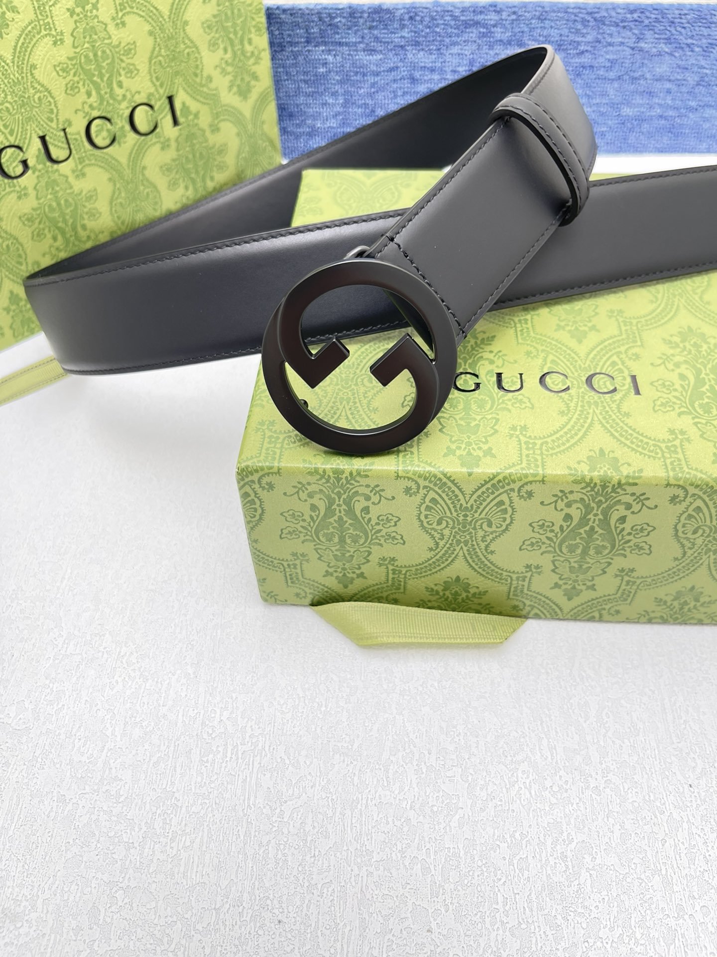品牌古驰Gucci描述采用高级GucciSignature真皮精制而成触感厚实饰以双G商标带扣腰带为意大