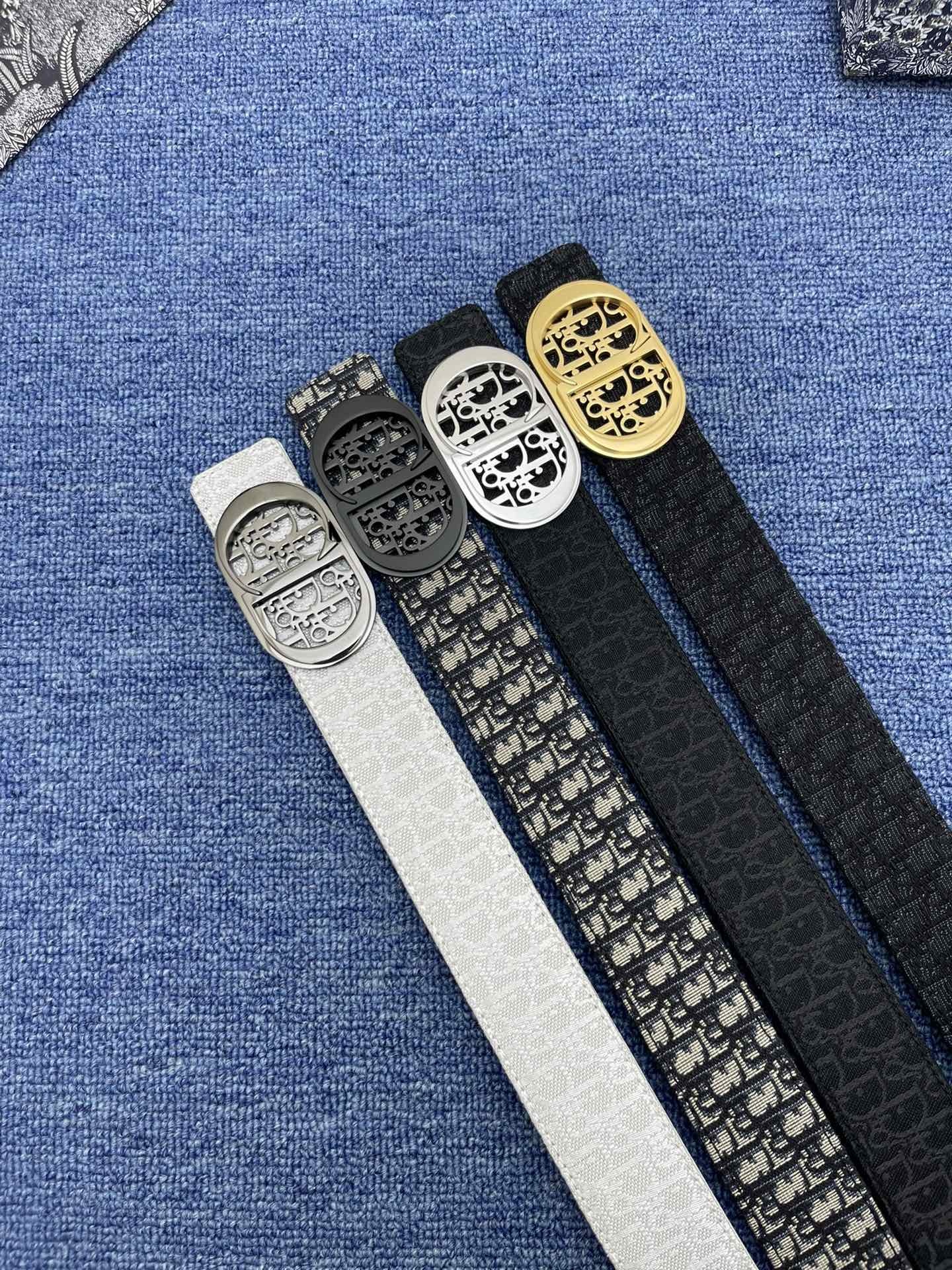 _最新款来袭品牌迪奥这款35Montaigne腰带从标志性的同名手袋汲取灵感可翻面使用以双面设计重新诠释