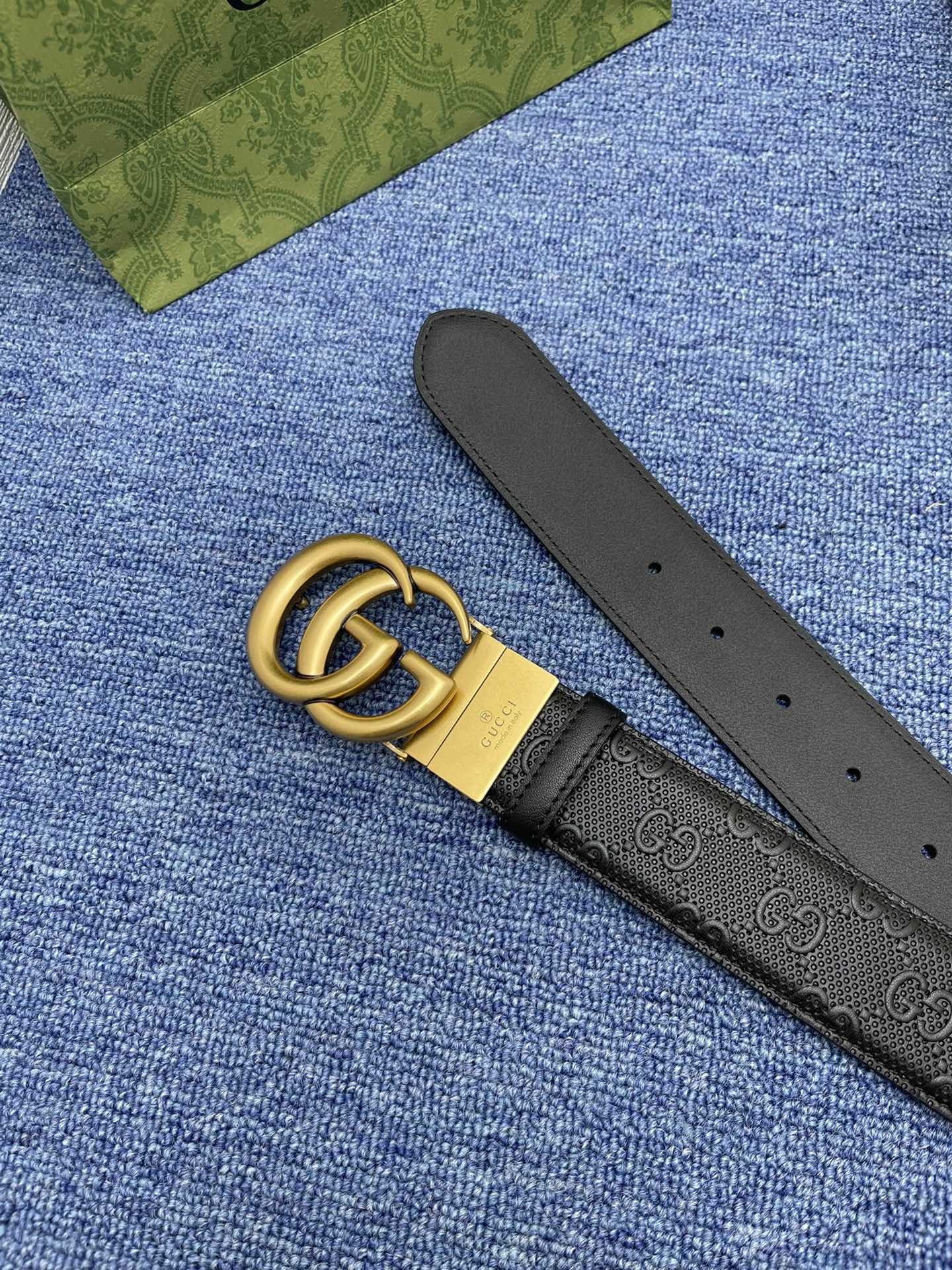 品牌古驰Gucci描述采用高级GucciSignature真皮精制而成触感厚实饰以双G商标带扣腰带为意大