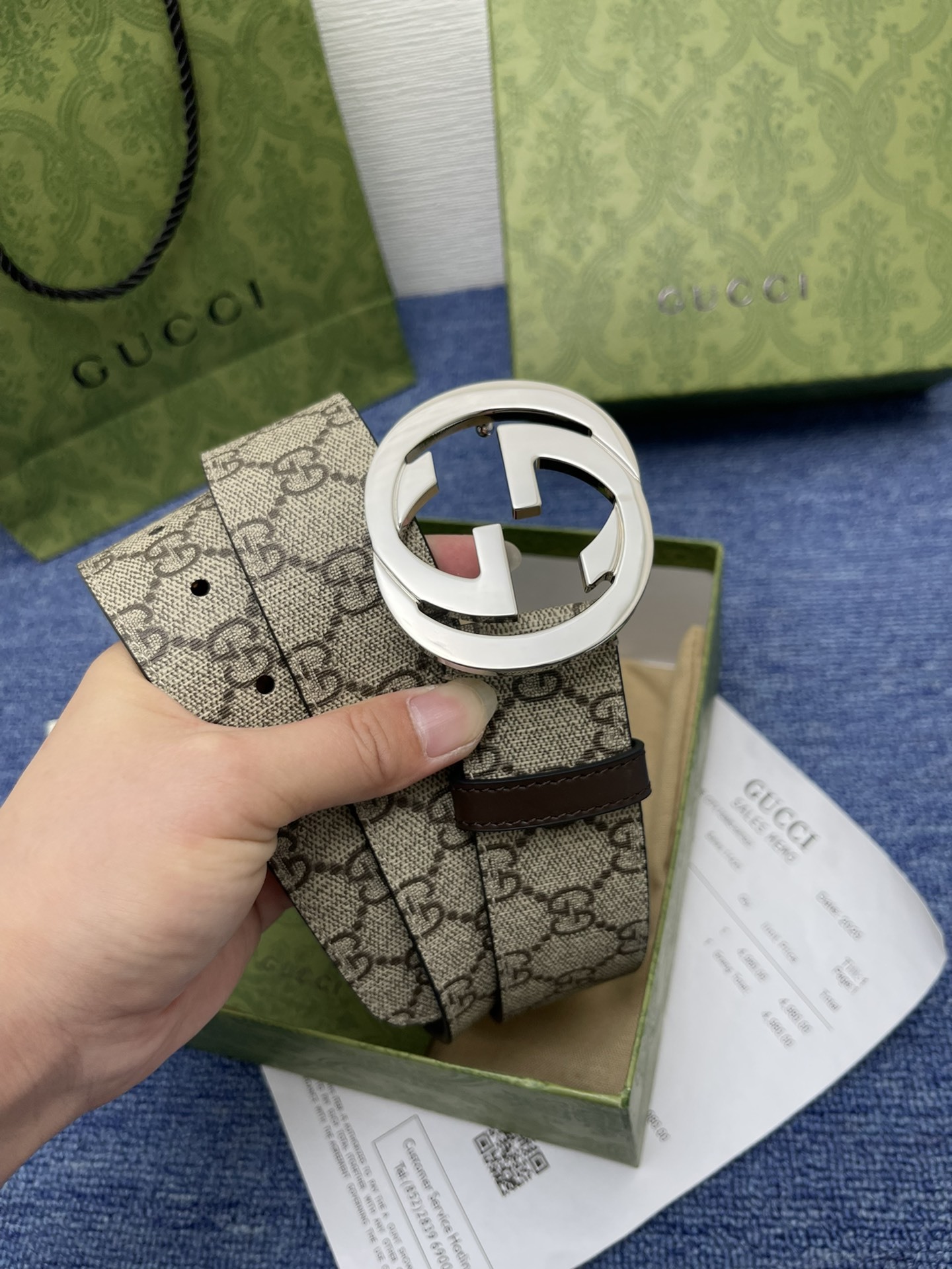 品牌古驰Gucci描述采用高级GucciSignature真皮精制而成触感厚实饰以双G商标带扣腰带为意大