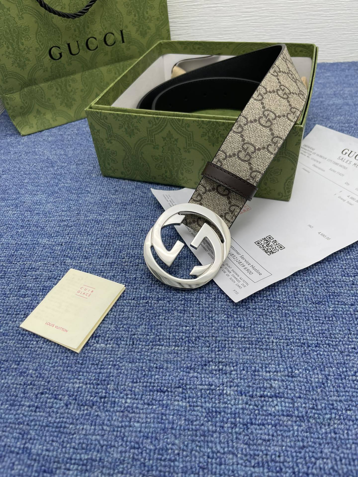 品牌古驰Gucci描述采用高级GucciSignature真皮精制而成触感厚实饰以双G商标带扣腰带为意大