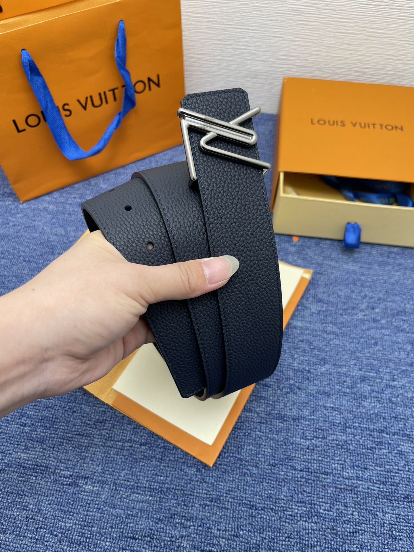 LV.路易威登全套包装原版品质代工厂货品40mm宽度正品一体铸造五金钢扣原厂皮料双面原厂定制面料区别市场