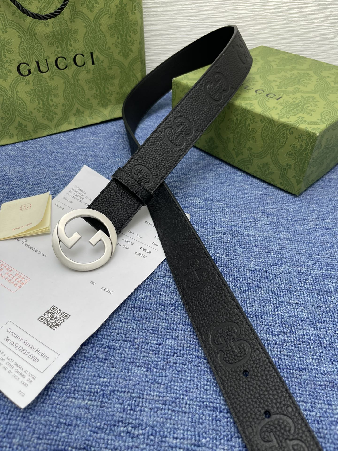 品牌古驰Gucci描述采用高级GucciSignature真皮精制而成触感厚实饰以双G商标带扣腰带为意大