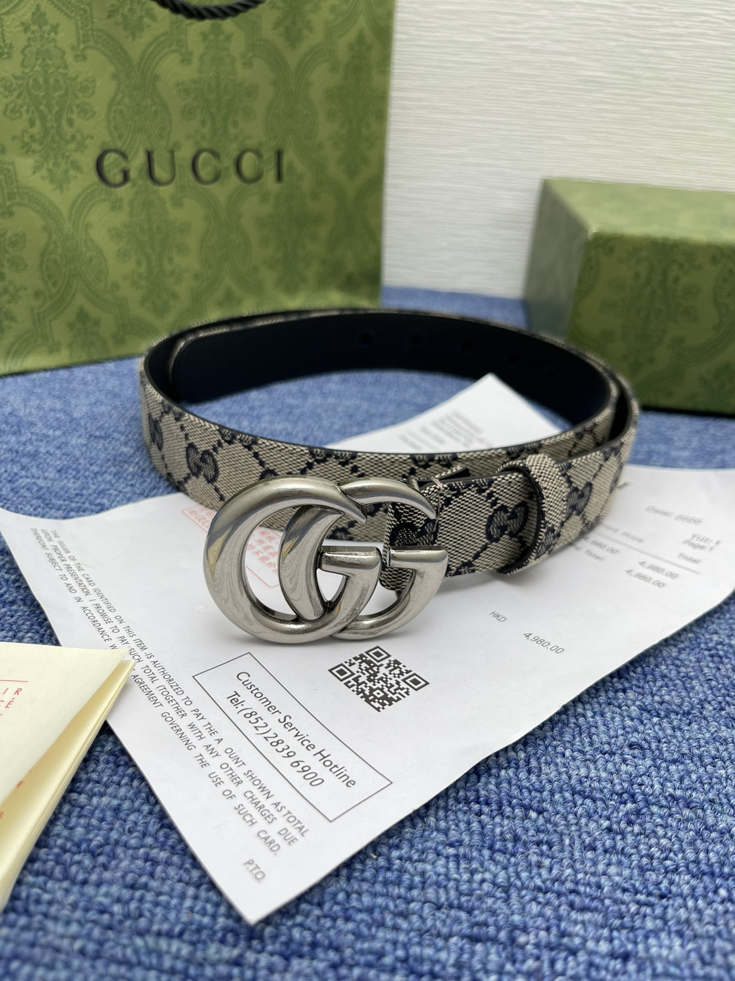 品牌古驰Gucci描述采用高级GucciSignature真皮精制而成触感厚实饰以双G商标带扣腰带为意大