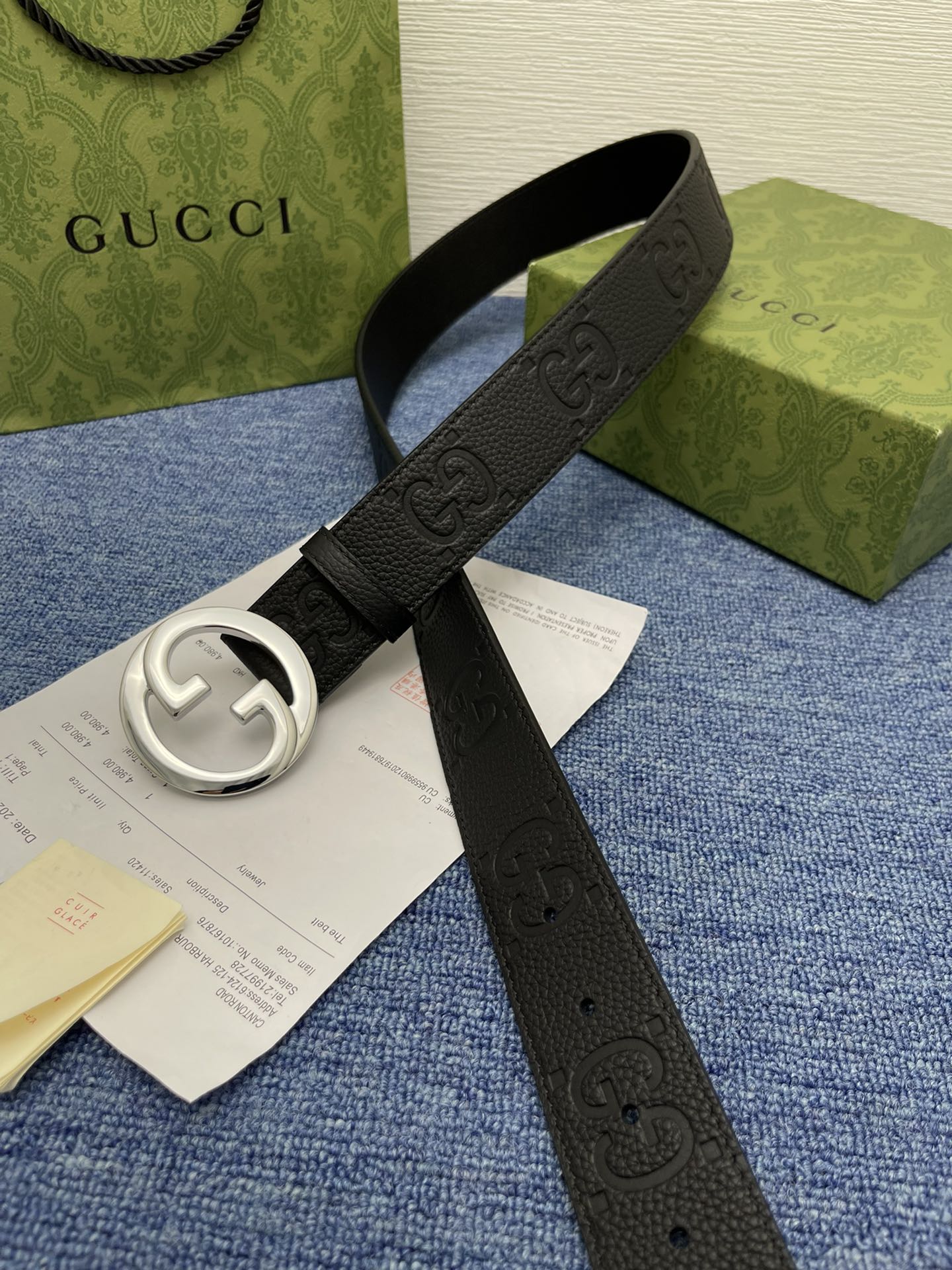 品牌古驰Gucci描述采用高级GucciSignature真皮精制而成触感厚实饰以双G商标带扣腰带为意大