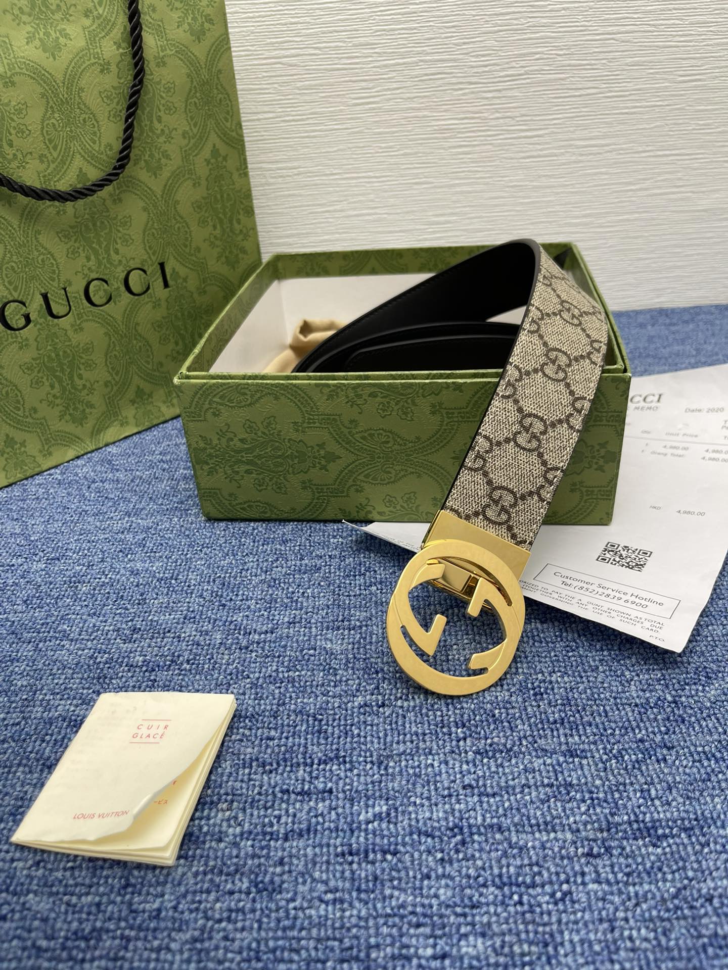 品牌古驰Gucci描述采用高级GucciSignature真皮精制而成触感厚实饰以双G商标带扣腰带为意大